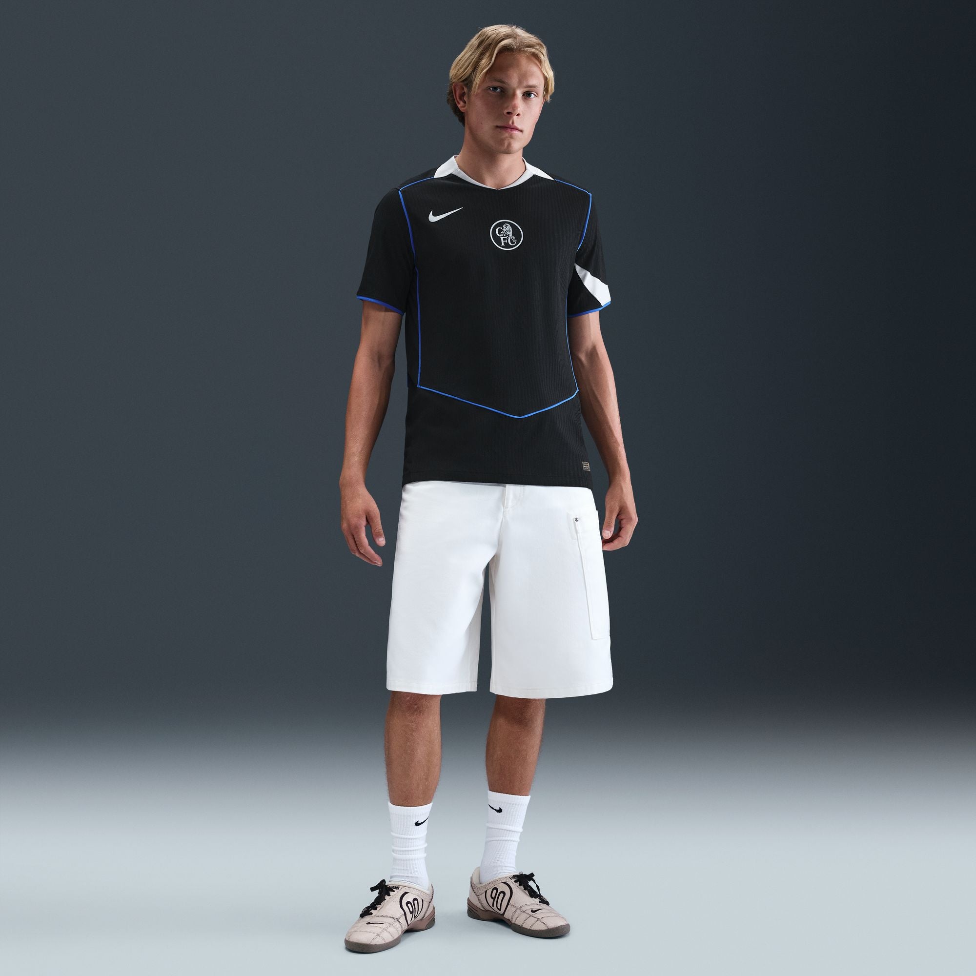 Chelsea FC Nike ゲームシャツ M Amazon.com: Nike Men's Chelsea FC PRE-Match 2024-2025 Slim FIT T