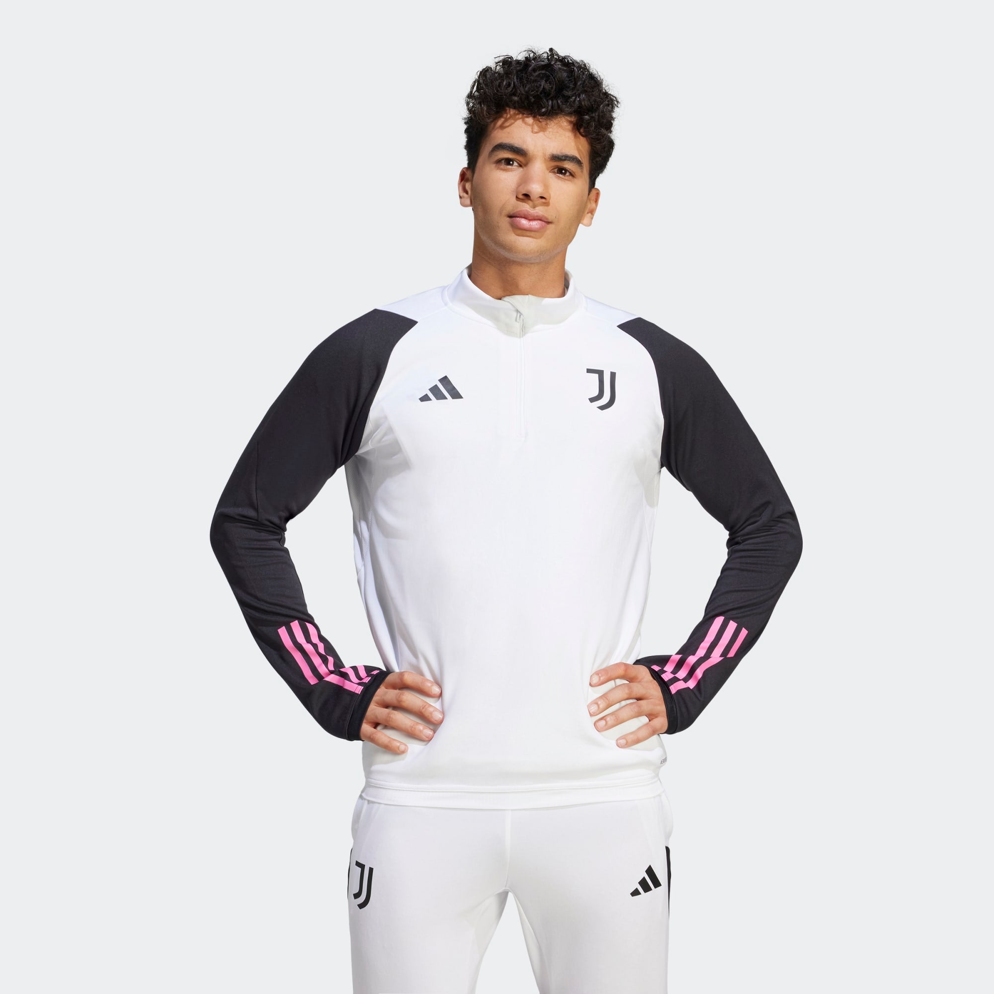 Sweat col montant Juventus bleu jaune 2022/23 sur Sweat col montant Juventus bleu jaune 2022/23 sur