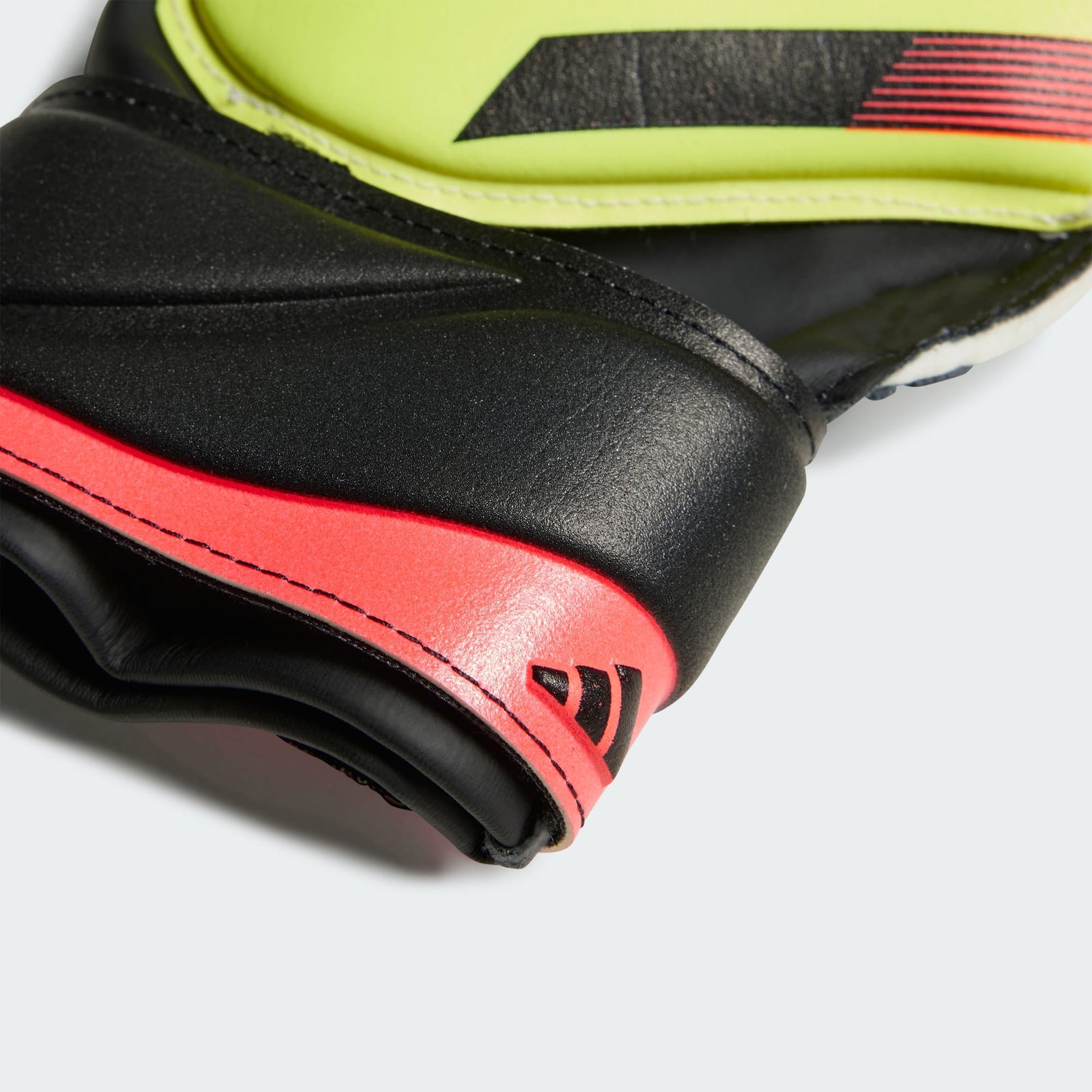 ADIDAS PREDATOR MATCH FINGERSAVE KIDS GOALKEEPER GLOVES