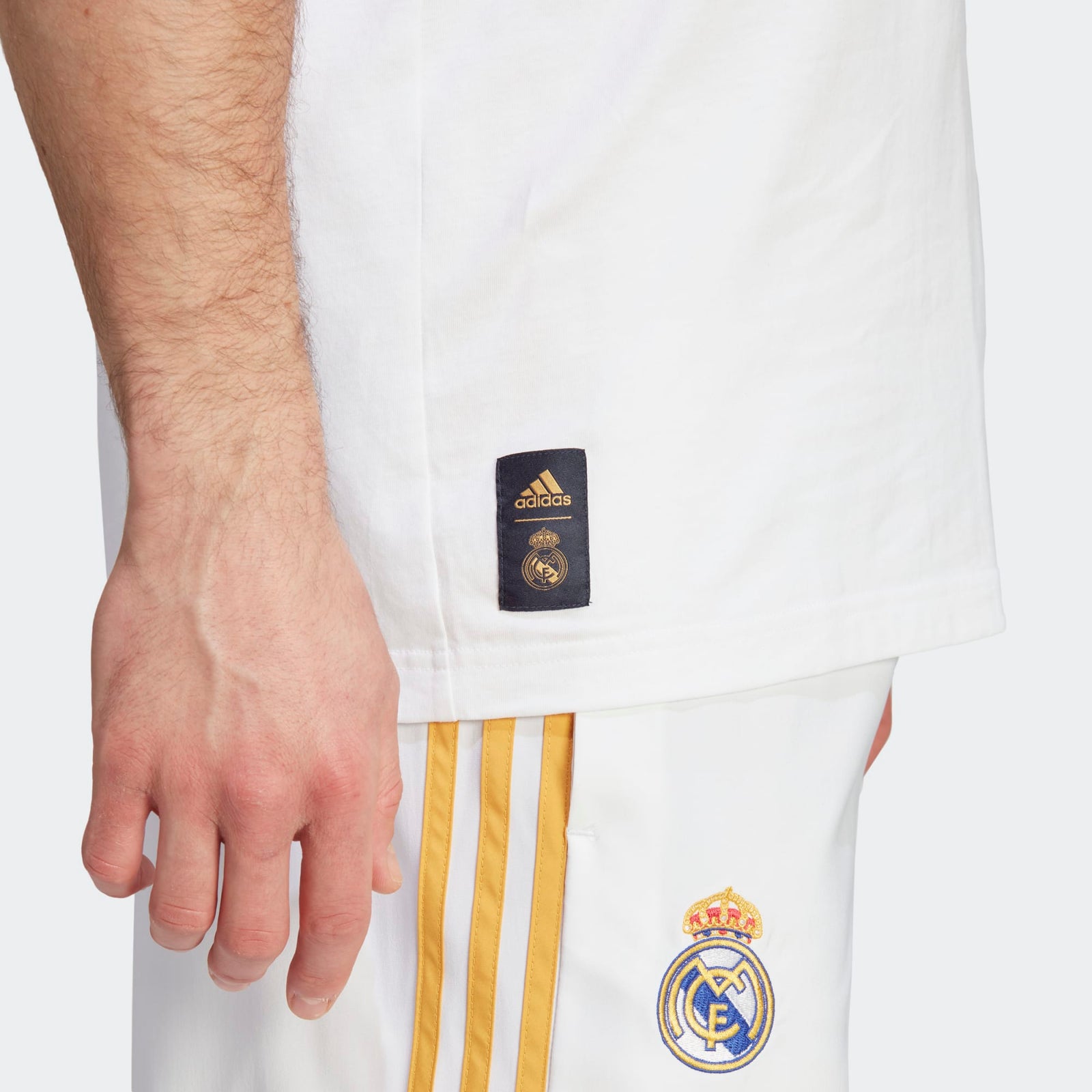 adidas REAL MADRID STREET GRAPHIC TEE