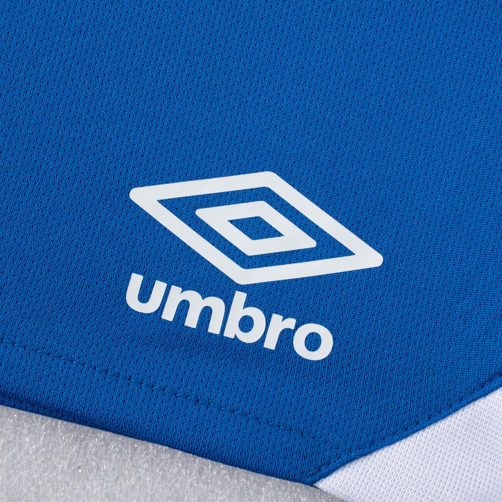 Umbro El Salvador Mini Kit 25/26 - UUT1ESST325102-KIT-UMBRO by Umbro | Available at Niky's Sports
