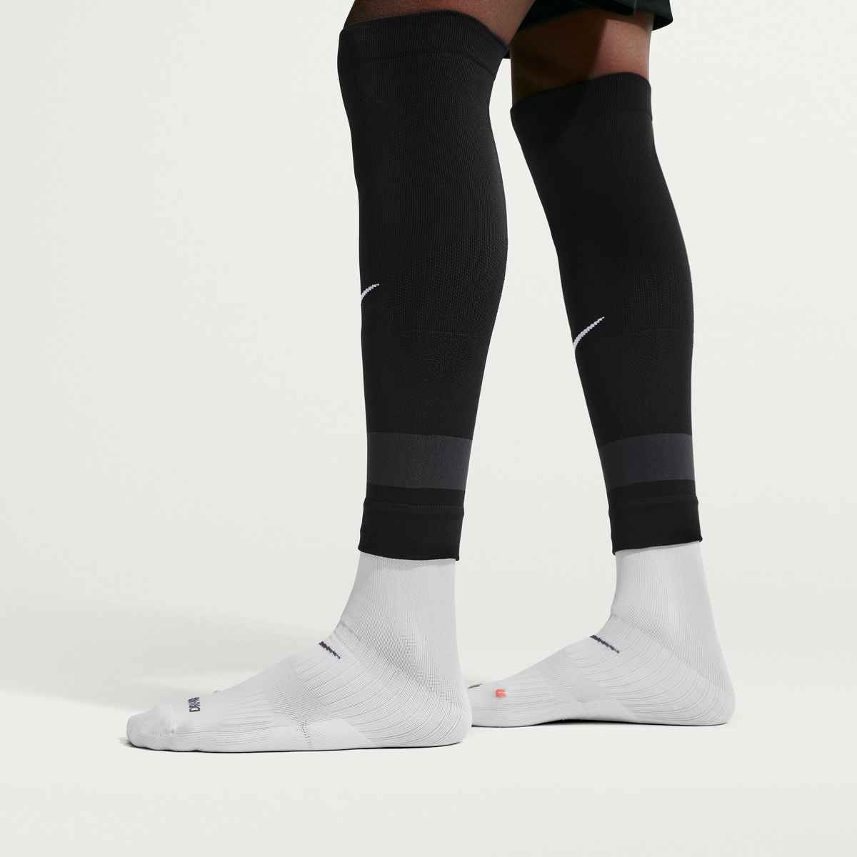 Nike VaporFast Soccer Leg-Sleeve BLACK(1 Pair)
