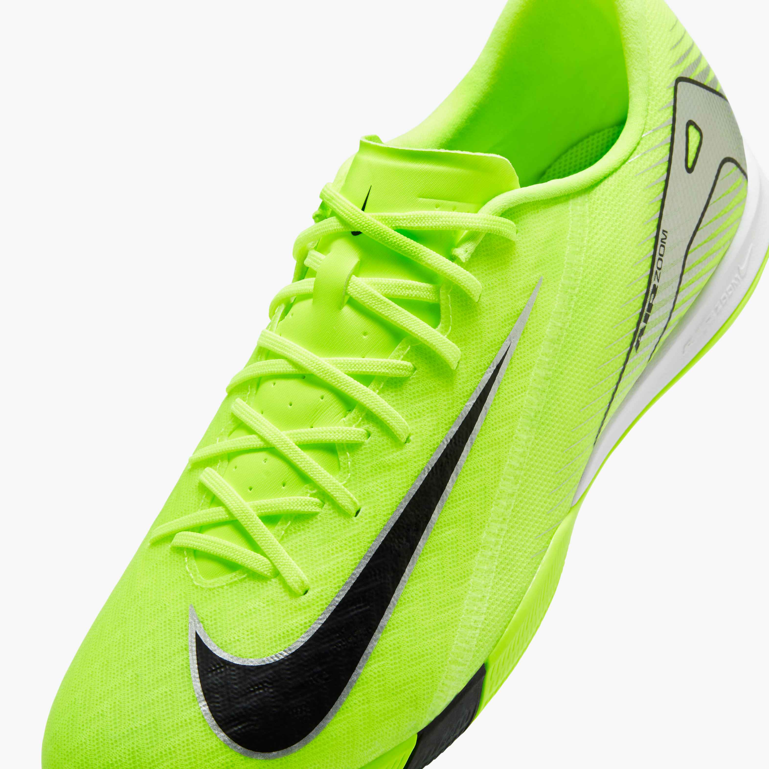 Nike Mercurial Vapor 16 Academy | IC Soccer Shoes | Mad Voltage Pack