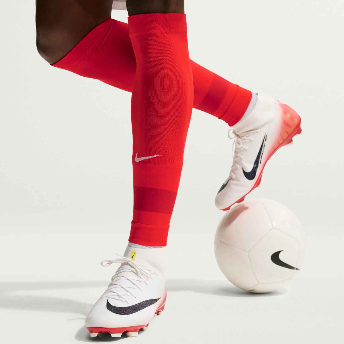 Nike VaporFast Soccer Leg-Sleeve UNIVERSITY RED(1 Pair)