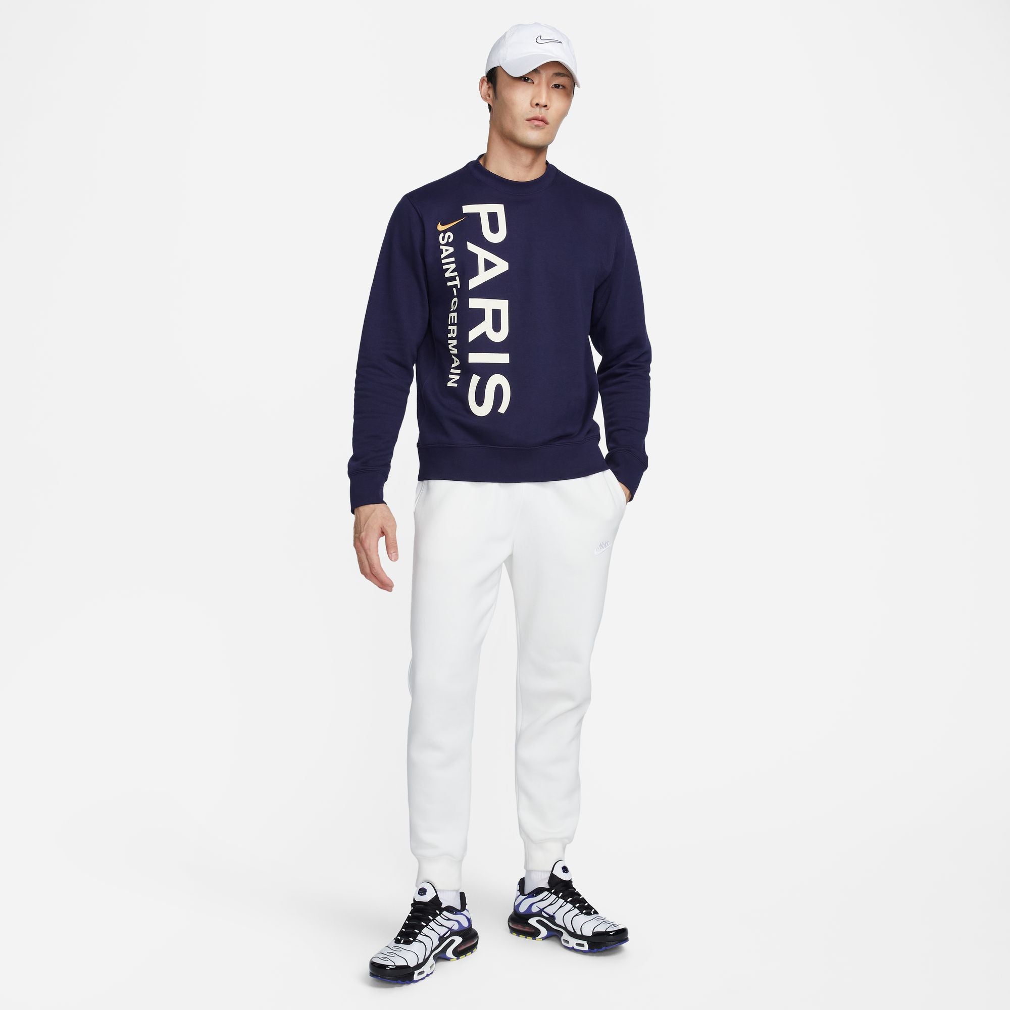Nike Paris Saint-Germain Club Men's Soccer Crew-Neck French Terry Sweatshirt