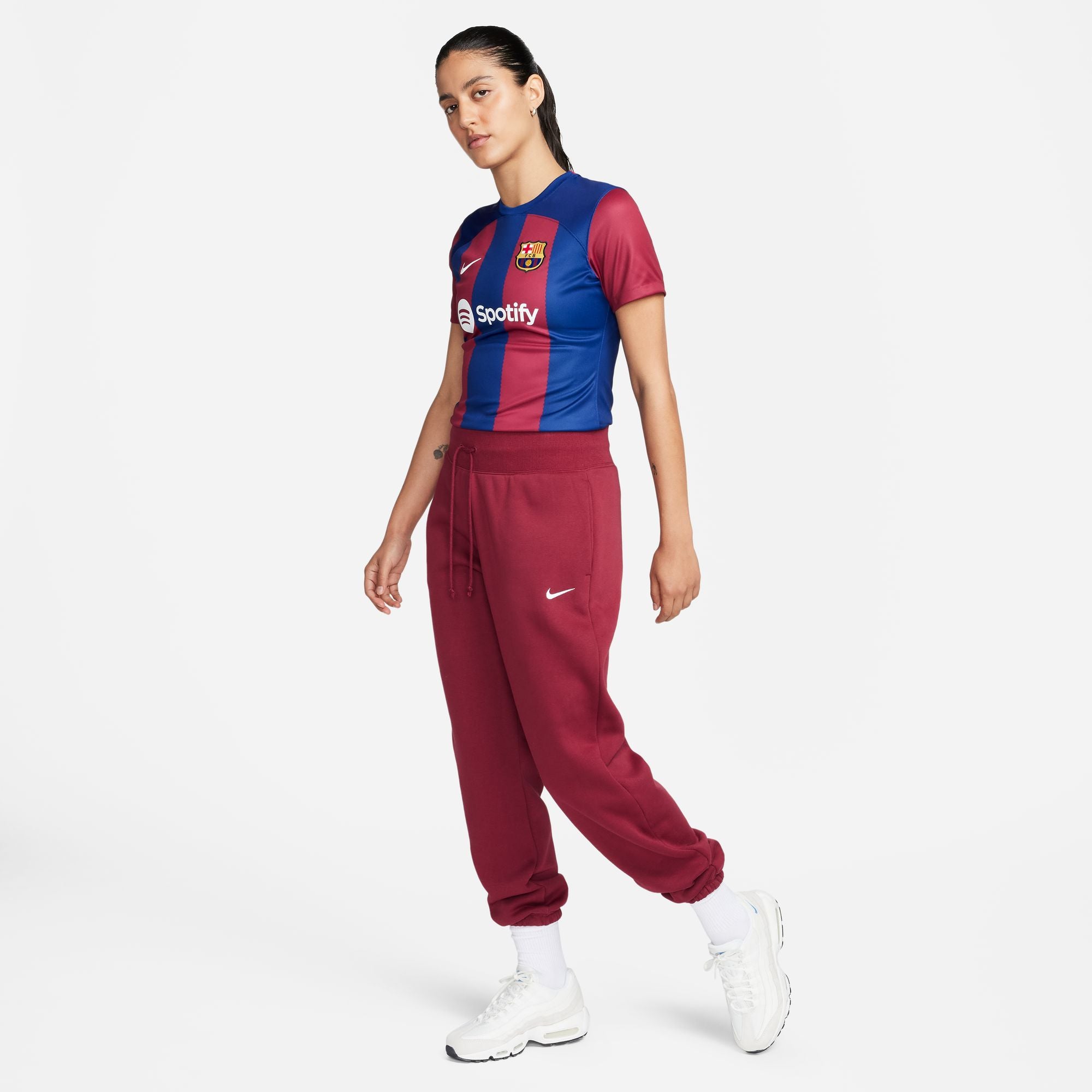 Nike FC Barcelona 2023/24 Stadium Home Women's Dri-FIT Soccer Jersey