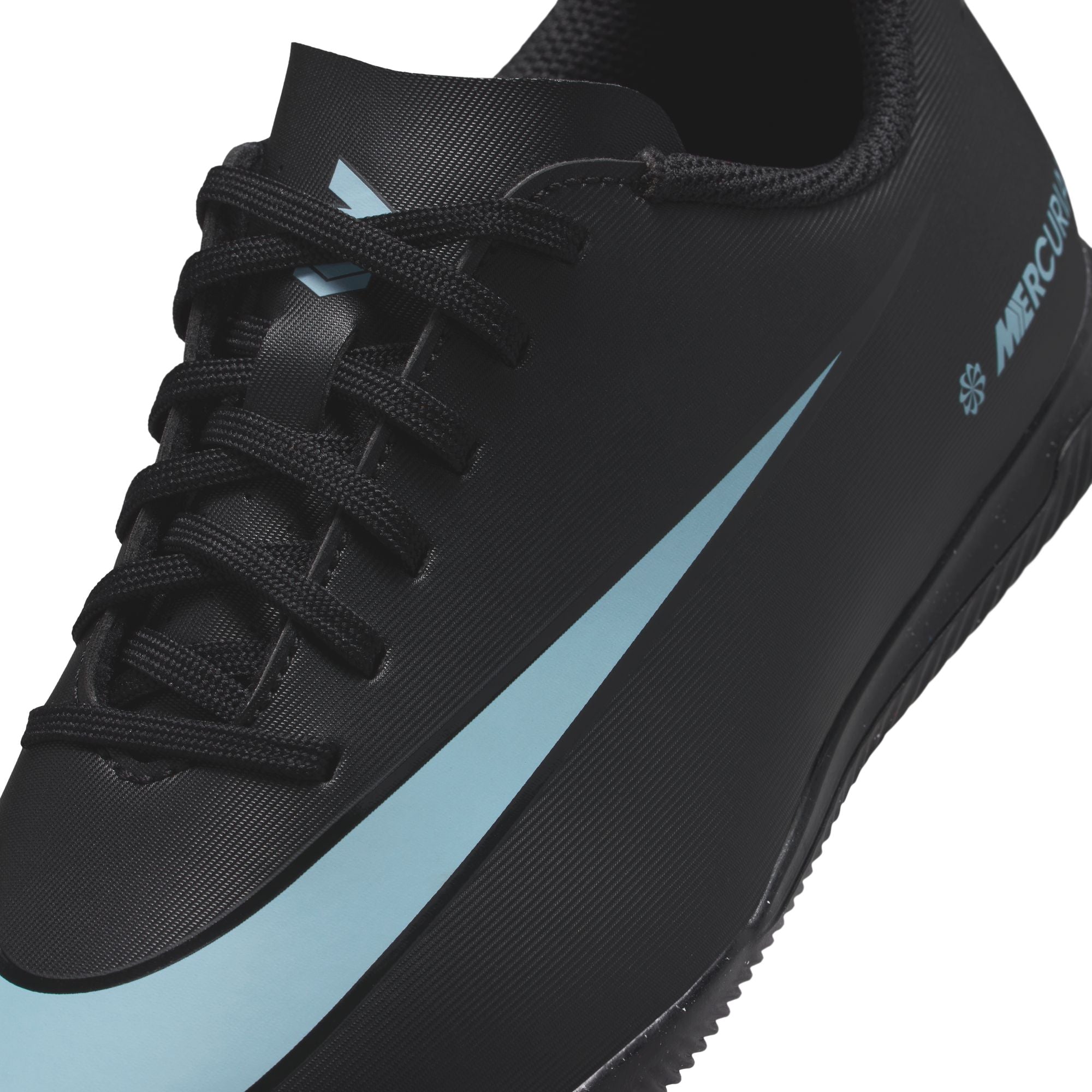Nike Jr. Mercurial Vapor 16 Club Little/Big Kids' Indoor/Court Low-Top Soccer Shoes
