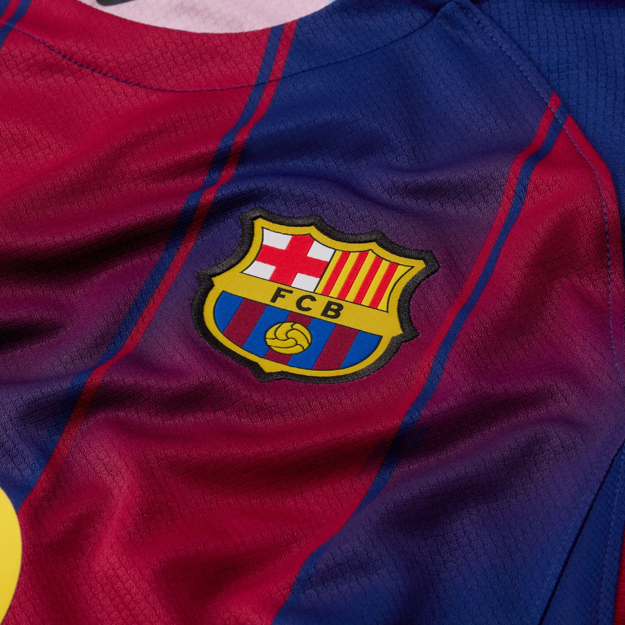 Nike FC Barcelona 2025/26 Stadium Home Big Kids' Dri-FIT Soccer Replic