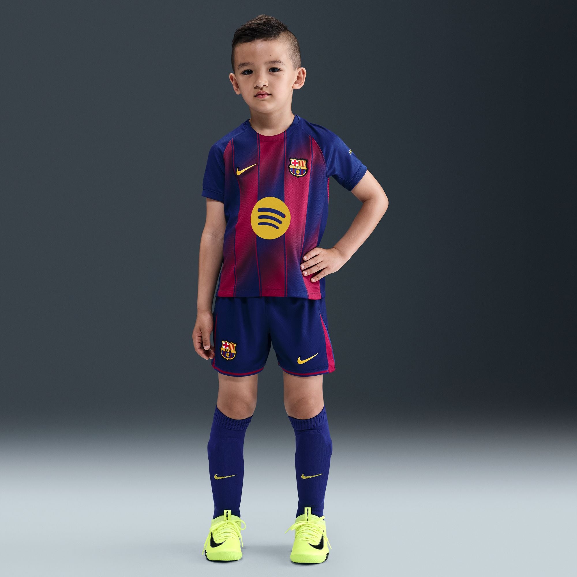 Nike FC Barcelona 2025/26 Stadium Home Little Kids' Soccer Replica 3-Piece Kit
