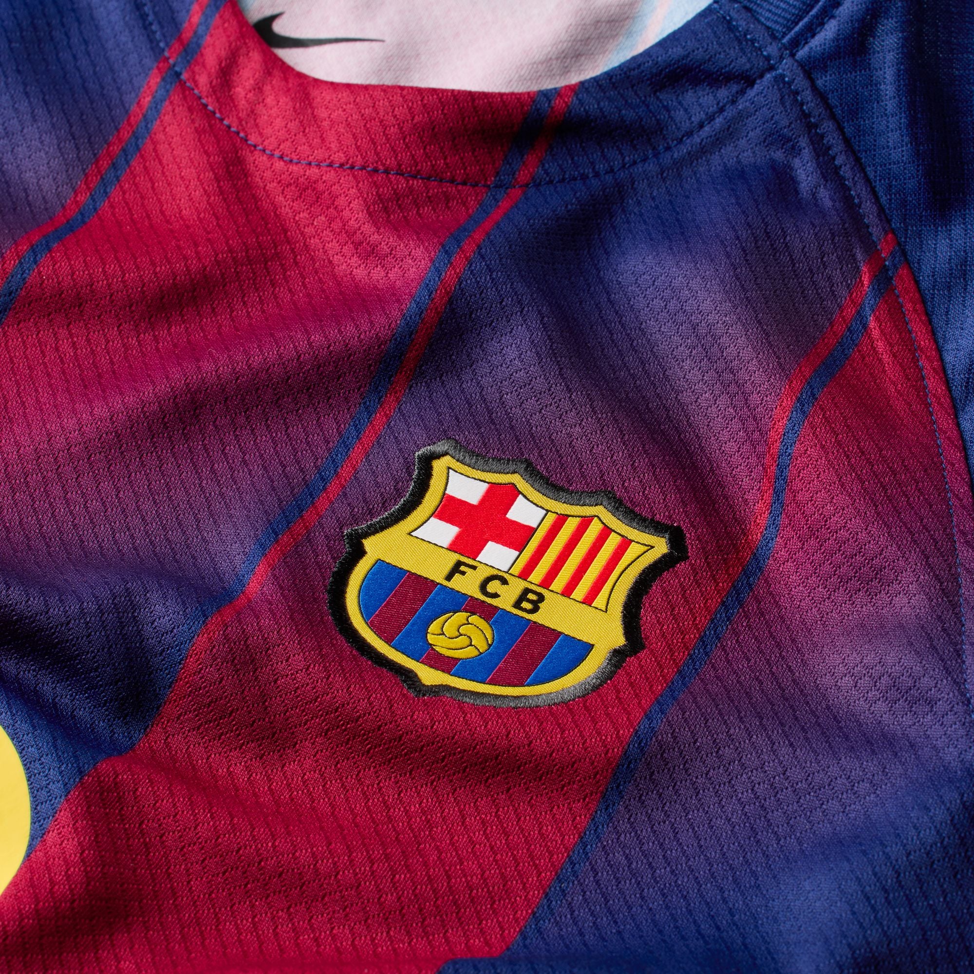 Nike FC Barcelona 2025/26 Stadium Home Little Kids' Soccer Replica 3-Piece Kit