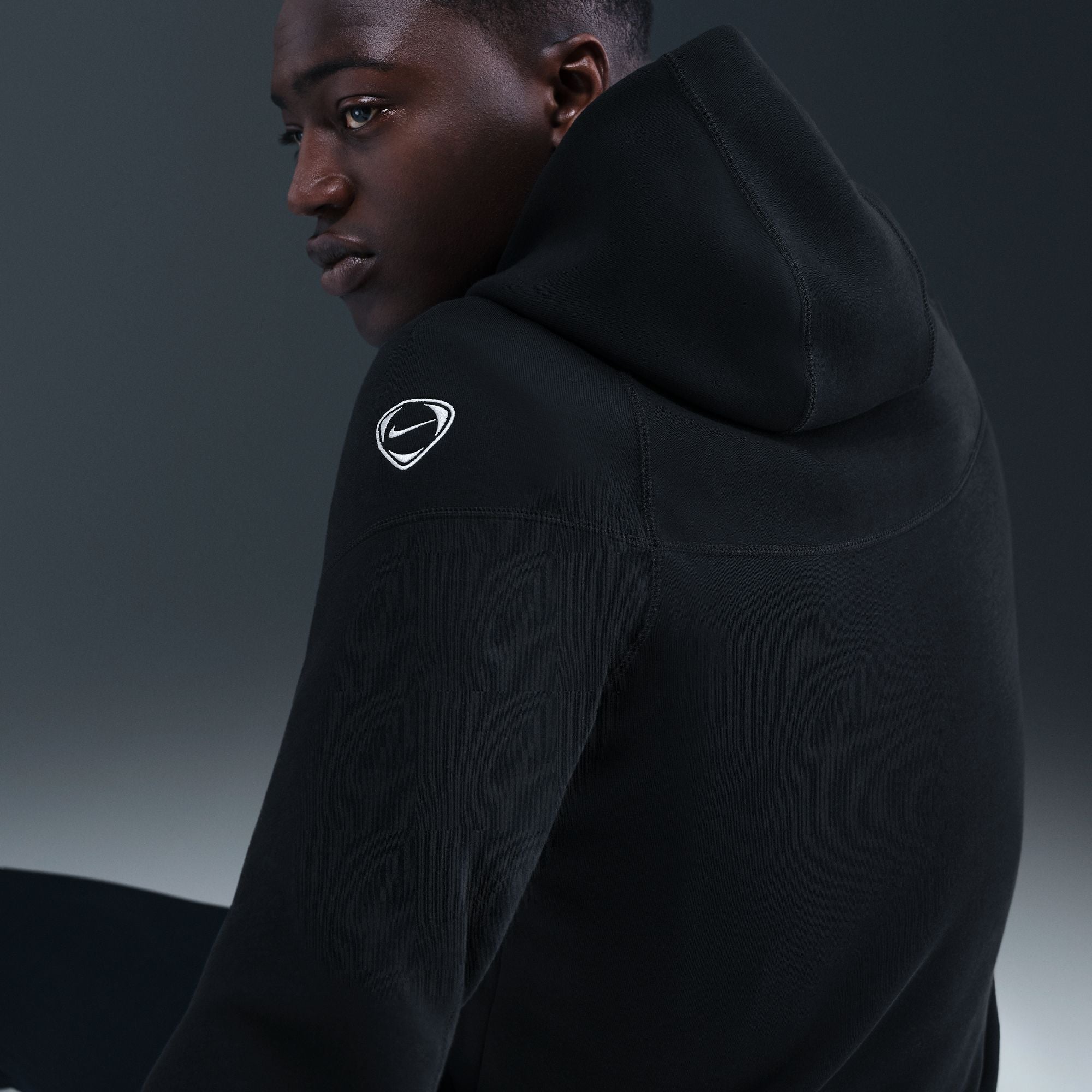 Nike Chelsea FC Tech Windrunner Men's Total 90 Soccer Fleece Full-Zip Jacket