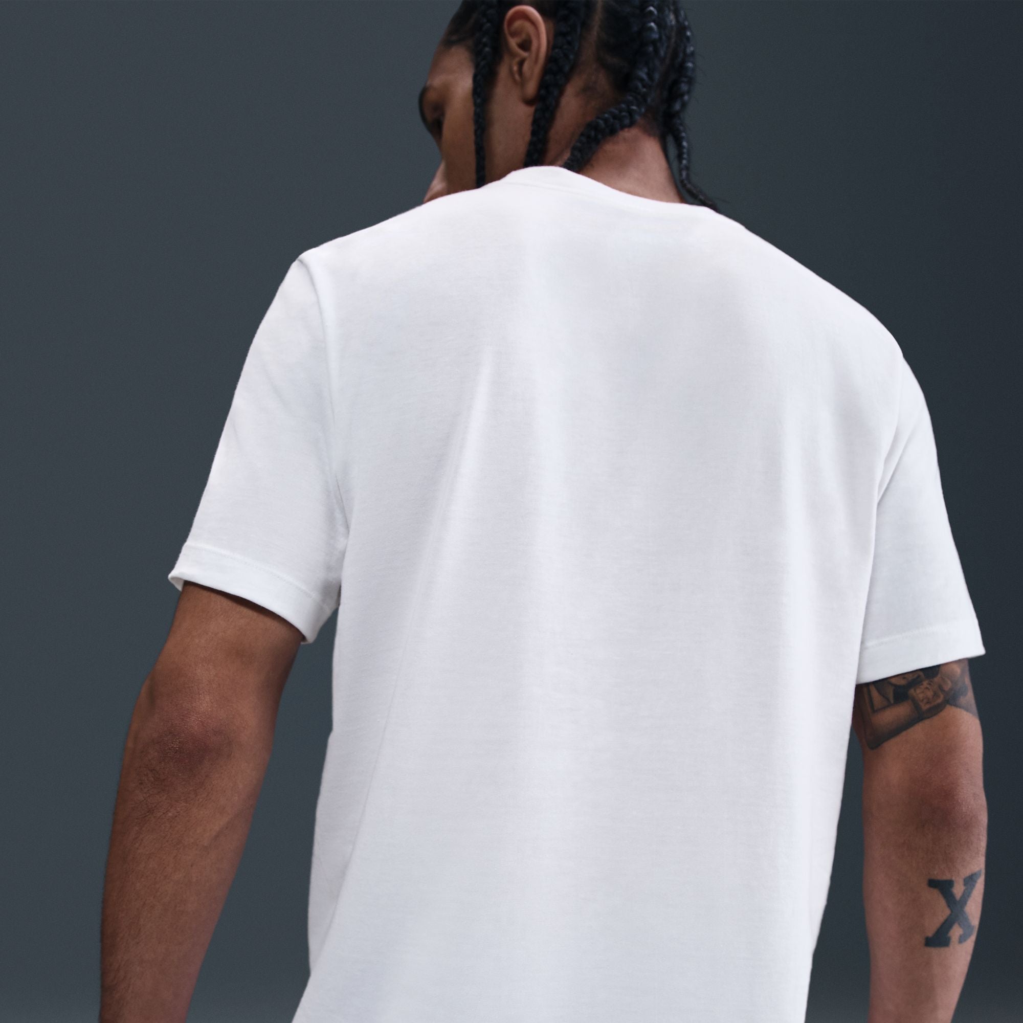 NIKE SPORTSWEAR VICTORY GRAPHIC T-SHIRT