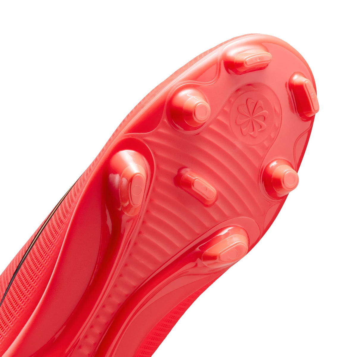 Nike Mercurial Vapor 17 Club Multi-Ground Soccer Cleats – Bright Crimson / Blur – outsole detail