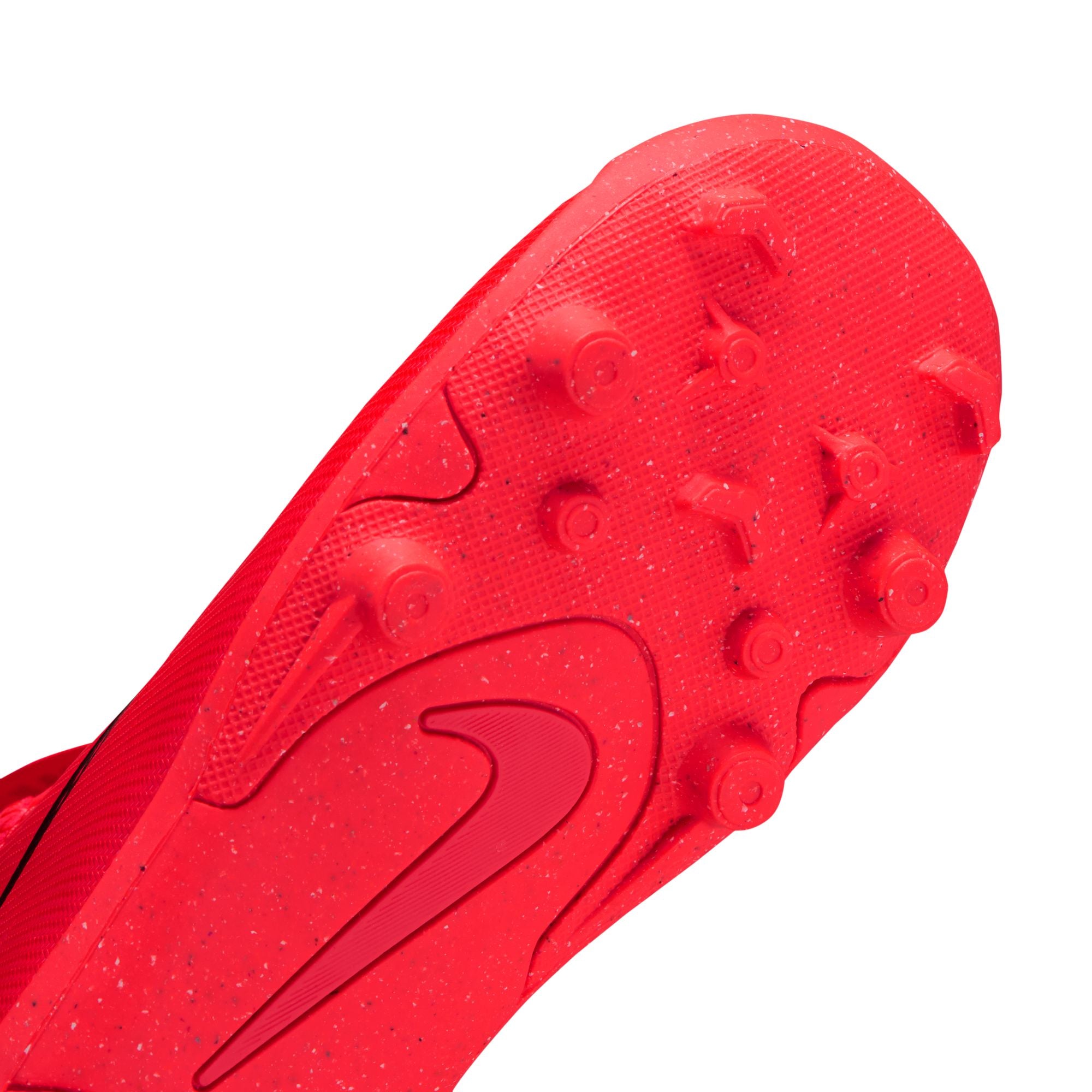 Nike Jr. Mercurial Vapor 17 Club Little Kids' Multi-Ground Low-Top Soccer Cleats