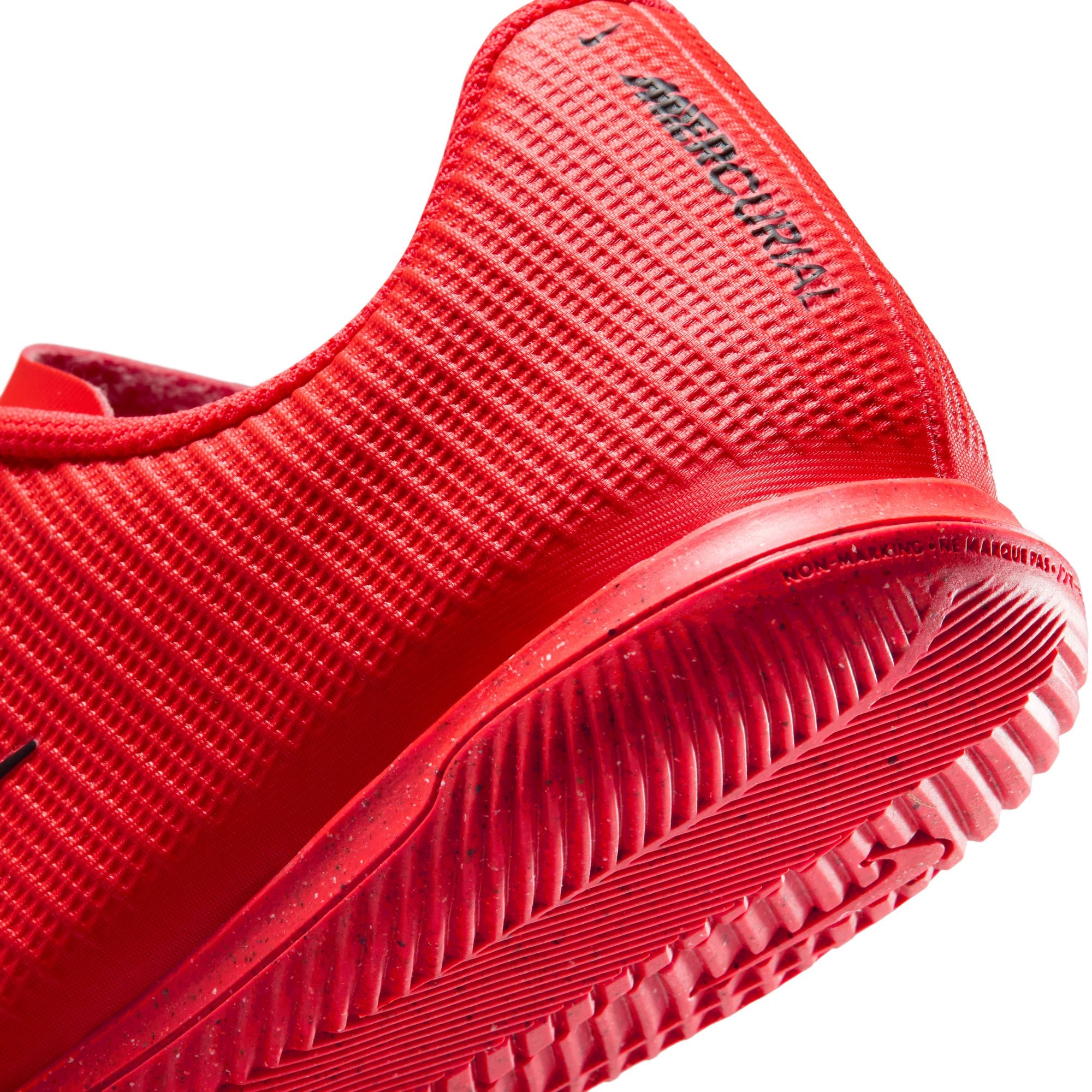 Nike Jr. Mercurial Vapor 17 Club Big Kids' Indoor/Court Low-Top Soccer Shoes