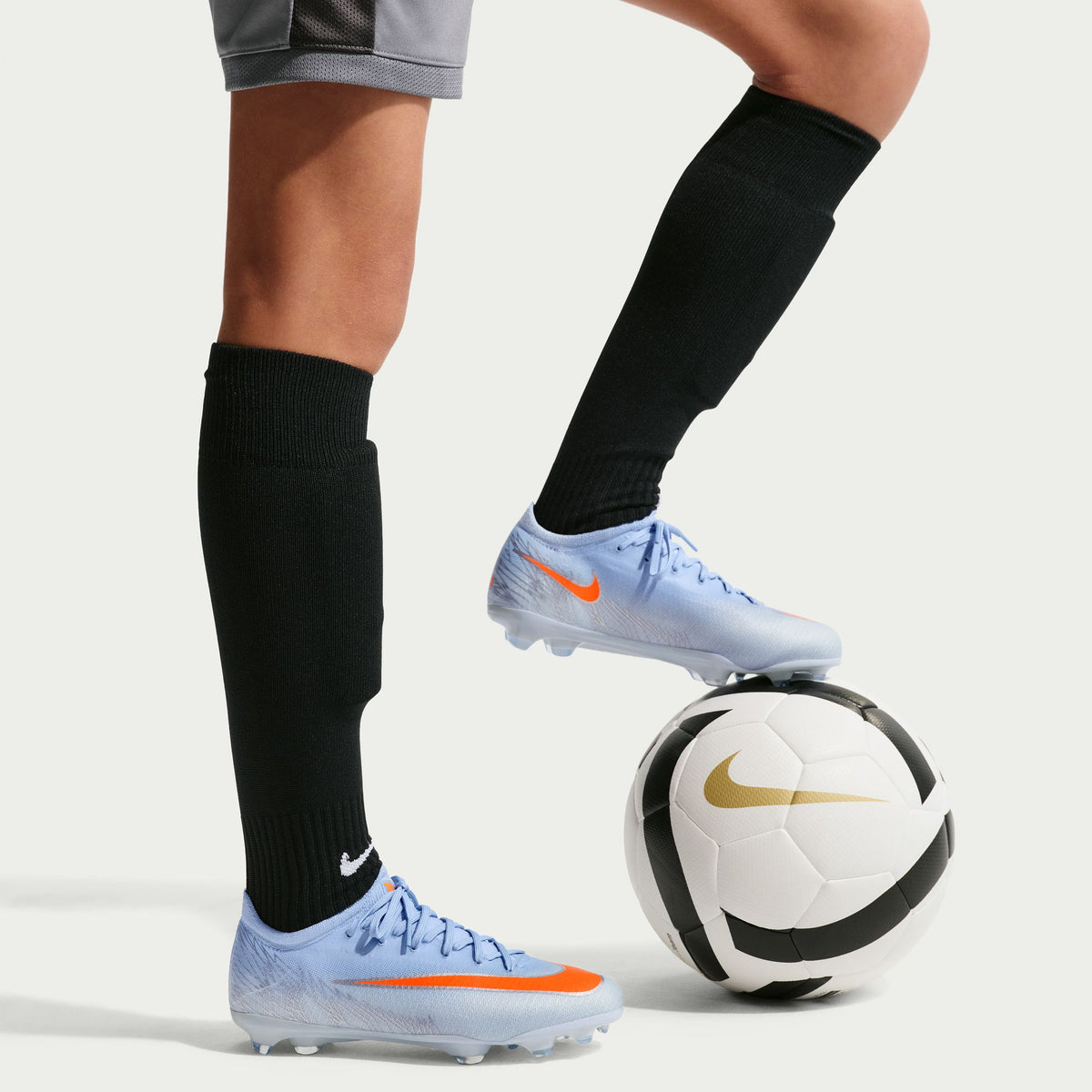 Nike United Jr. Mercurial Vapor 17 Pro Big Kids' Firm-Ground Low-Top Soccer Cleats