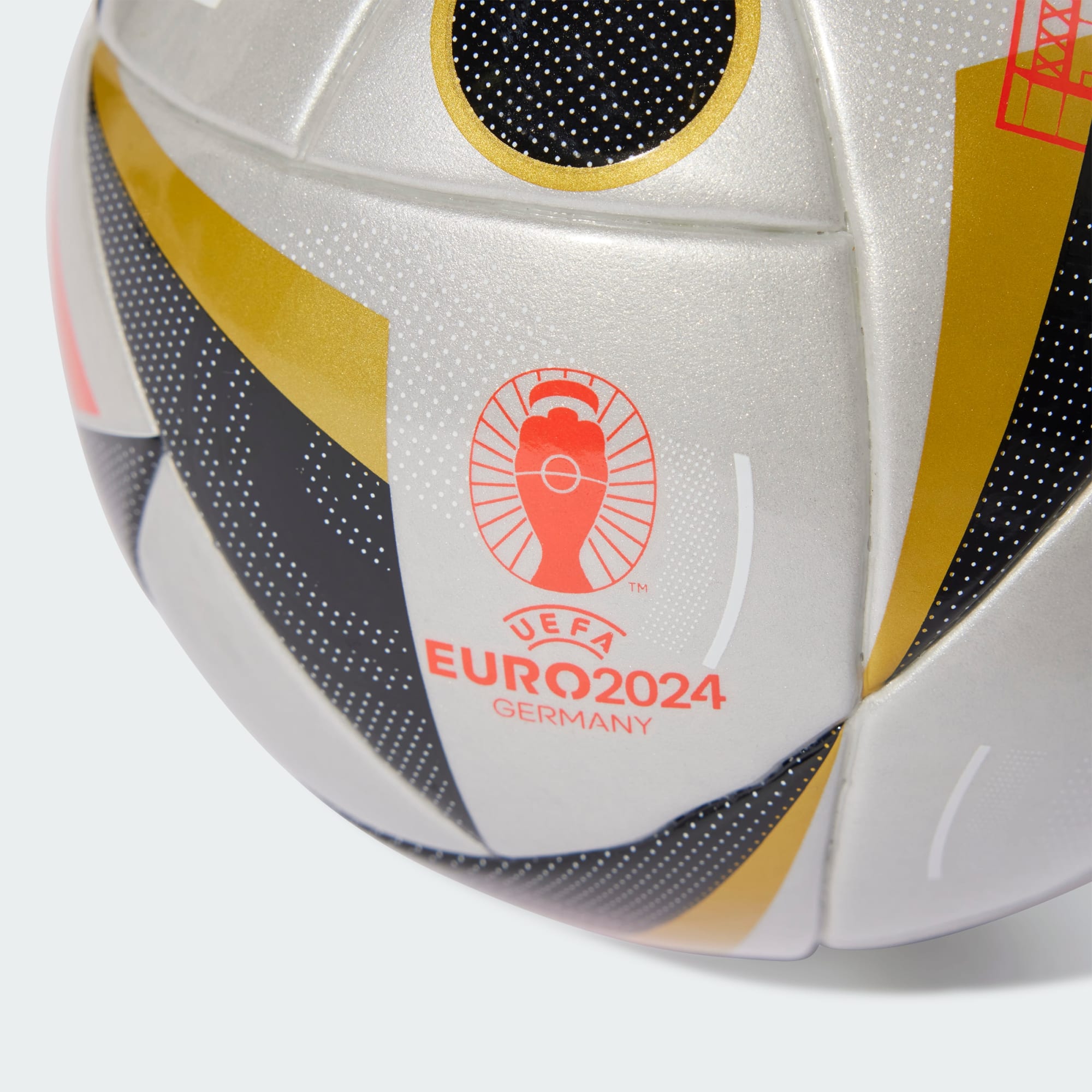 adidas FUSSBALLLIEBE FINALE MINI SOCCER BALL