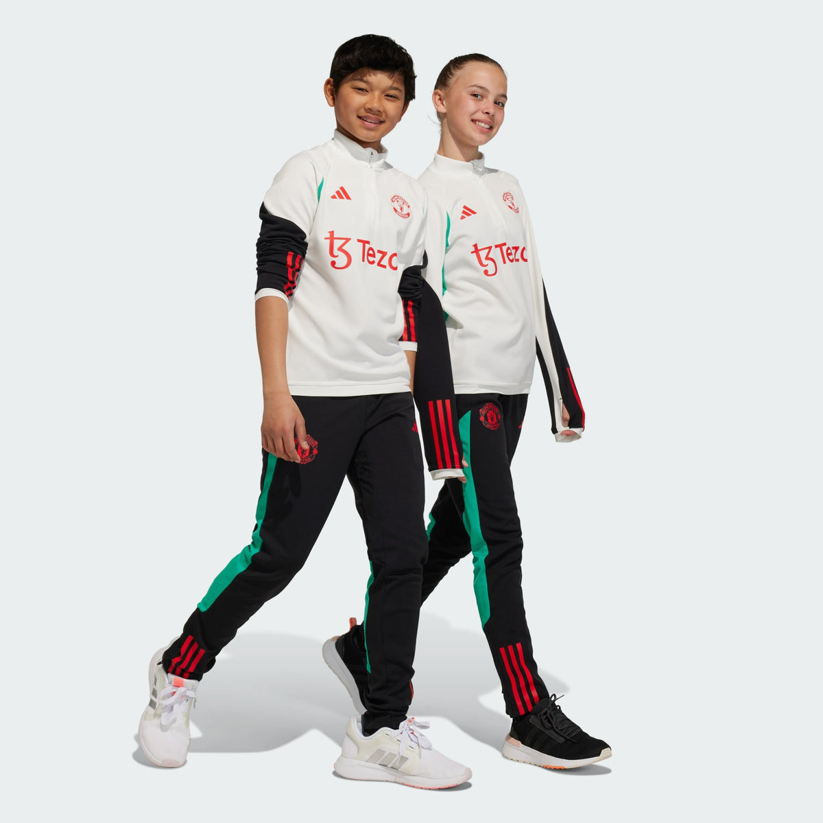 ADIDAS MANCHESTER UNITED KIDS TIRO 23 TRAINING PANTS&#39;