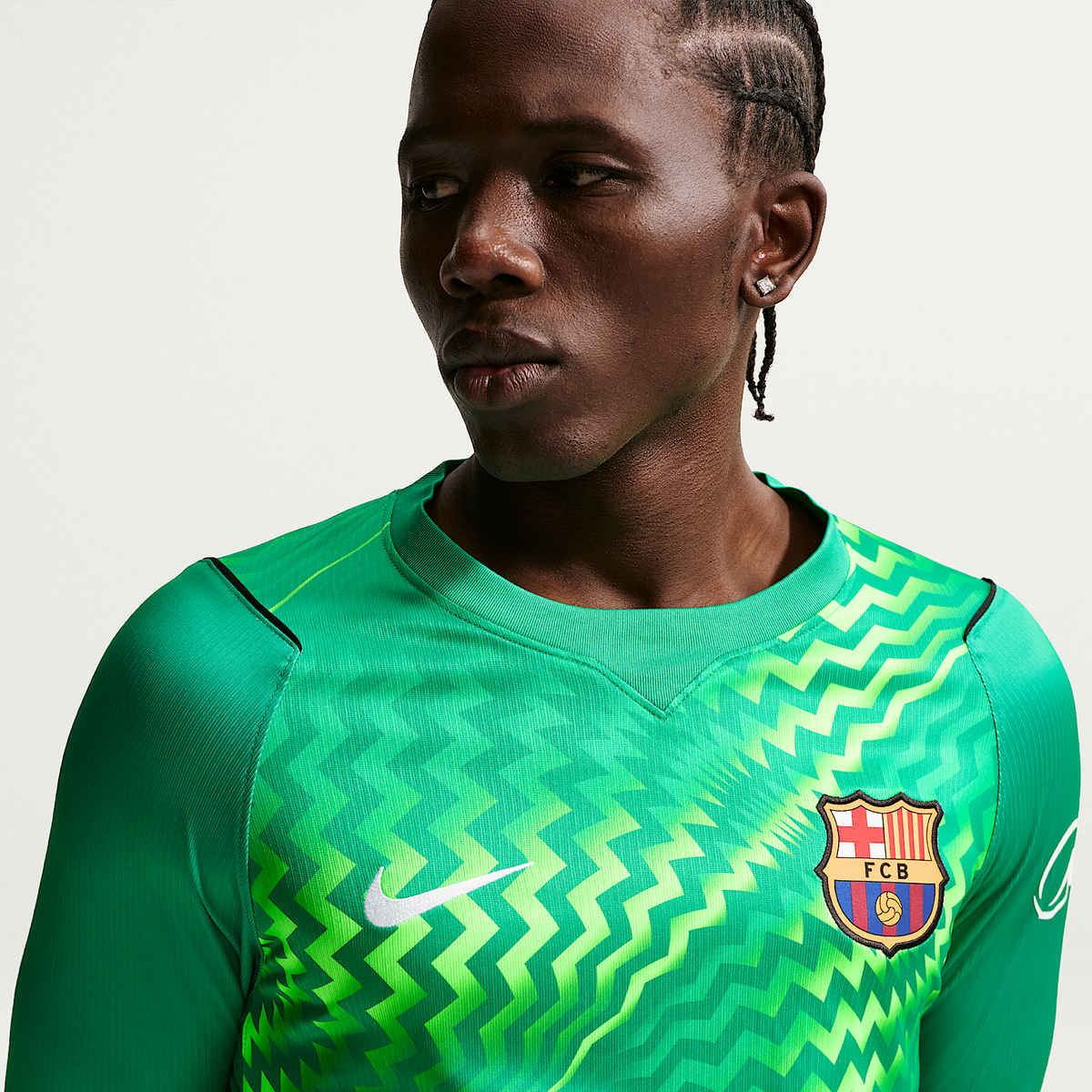 FC Barcelona 2026/27 Stadium Goalkeeper Men's Nike Dri-FIT Soccer Replica Jersey — Stadium Green, front detail — II1997-324