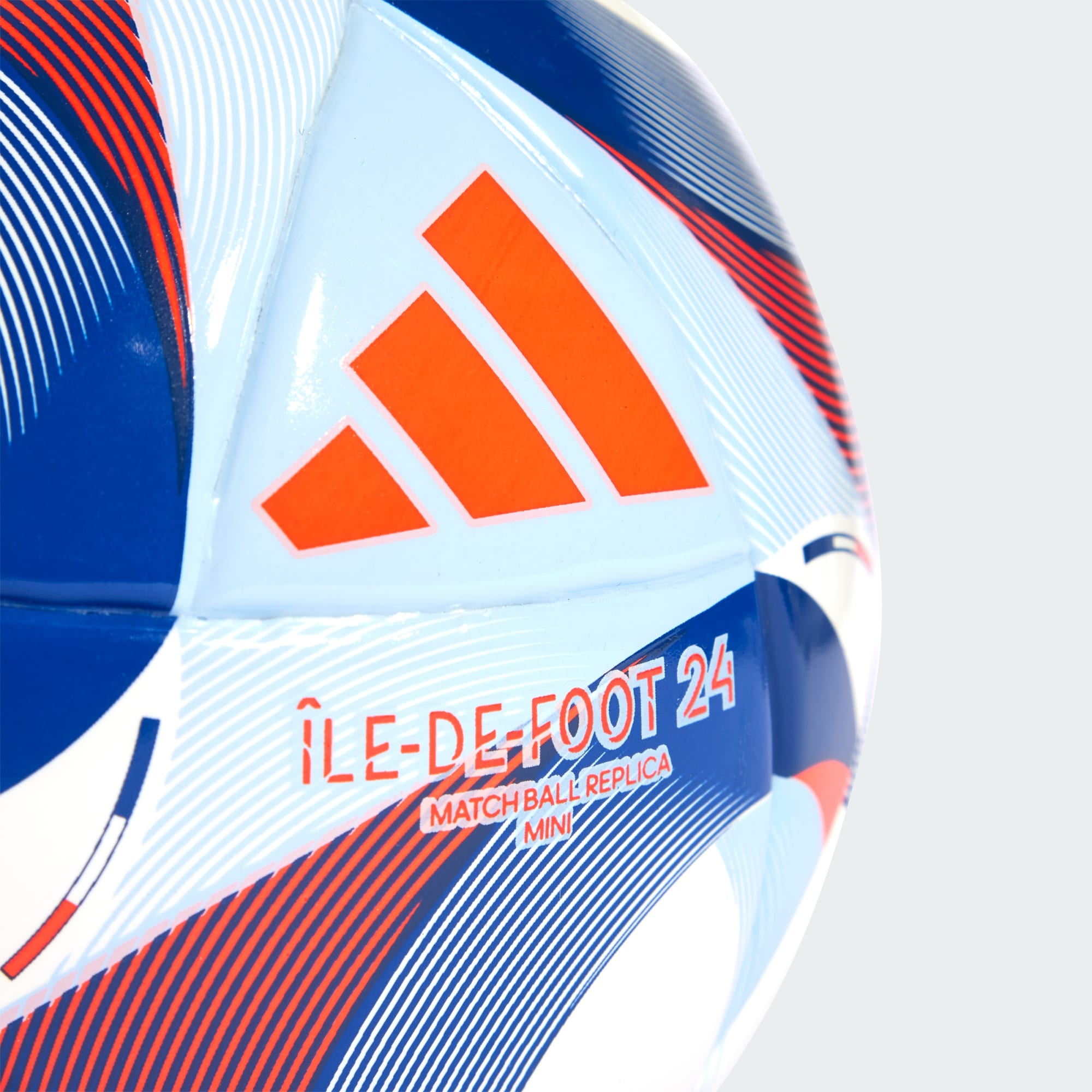adidas ÎLE-DE-FOOT 24 Mini Soccer Ball