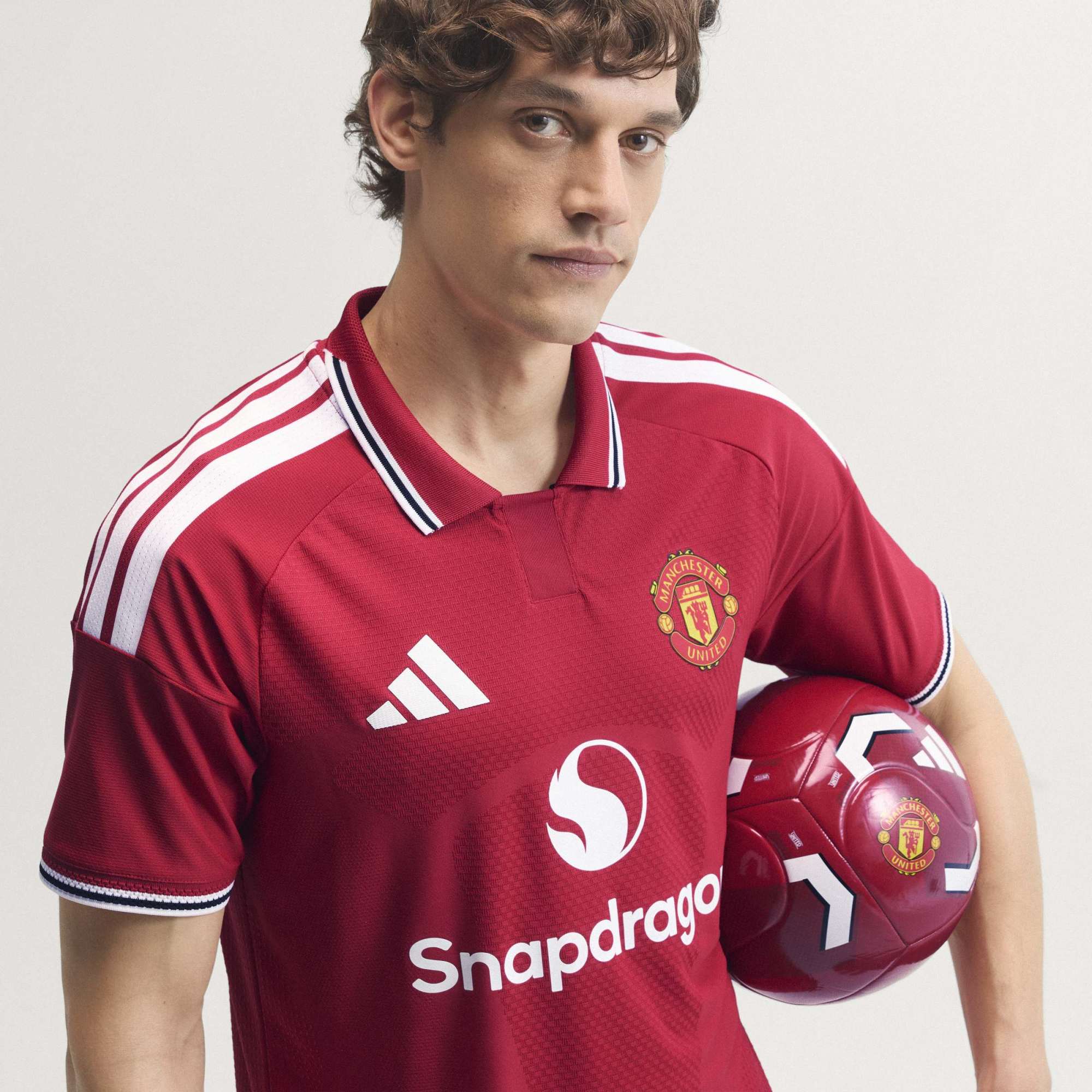 adidas MANCHESTER UNITED 26/27 HOME JERSEY AUTHENTIC