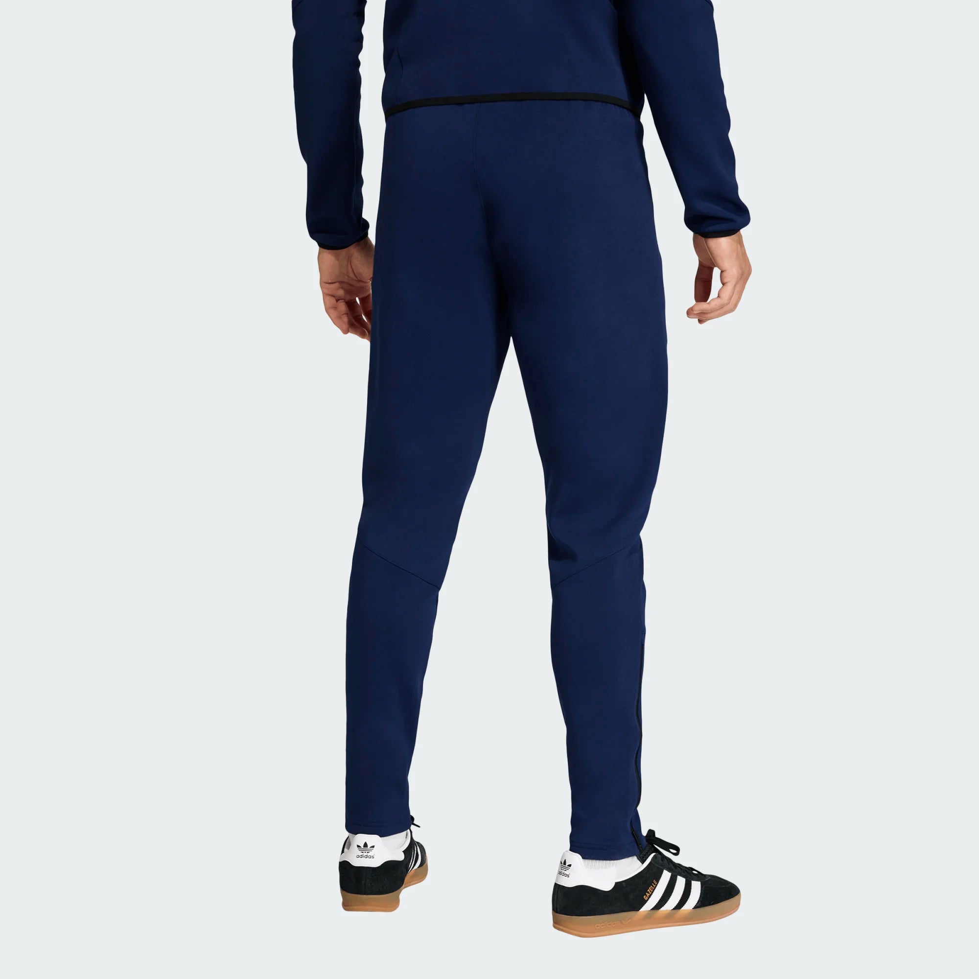 Tiro Travel Sweat Pants