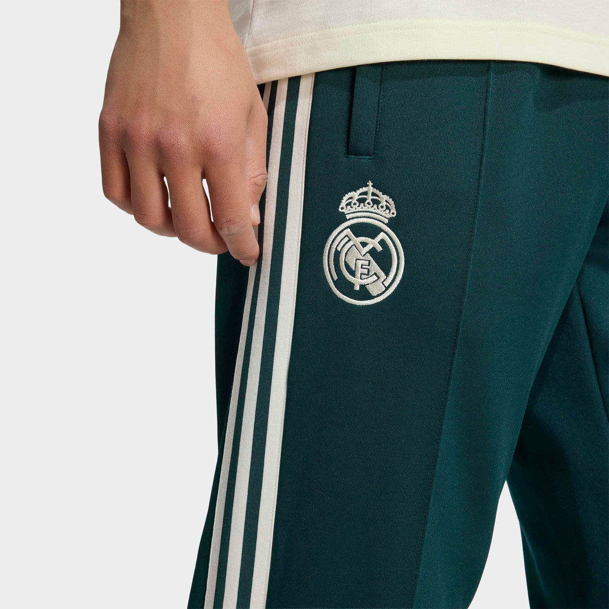 adidas Real Madrid Originals Track Pants – model Detail View 1