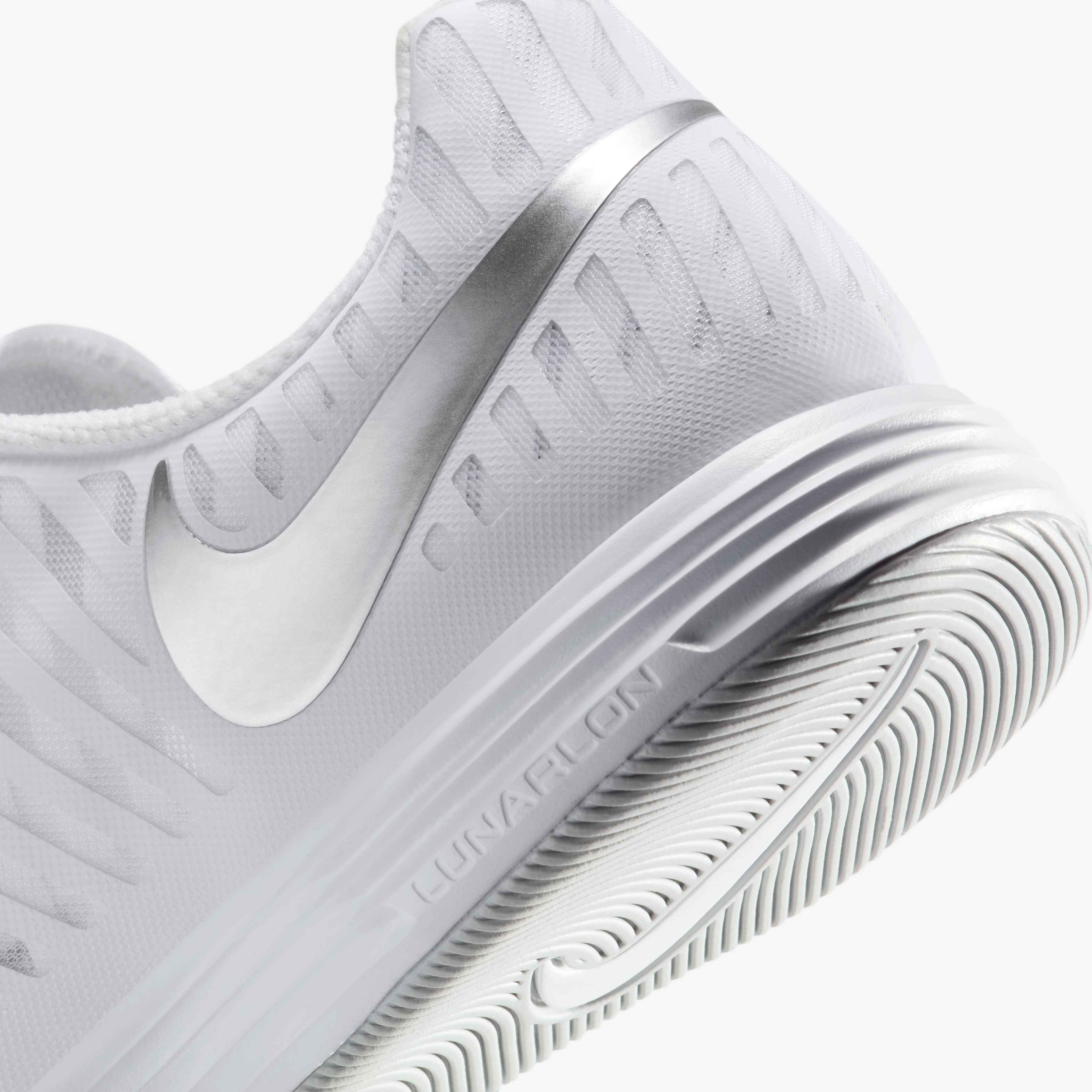 Nike Lunargato II | Indoor/Court Soccer Shoes | White/Black