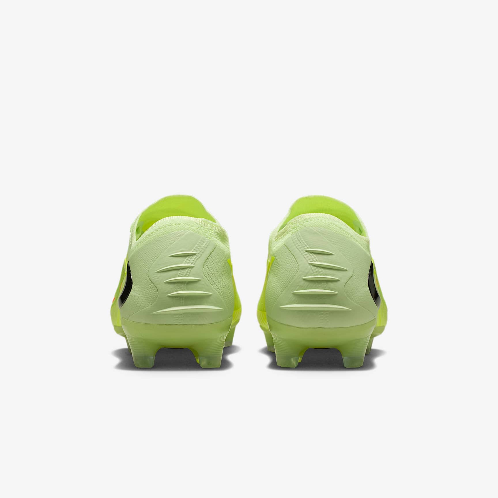 Nike Phantom 6 Low Elite Firm-Ground Soccer Cleats