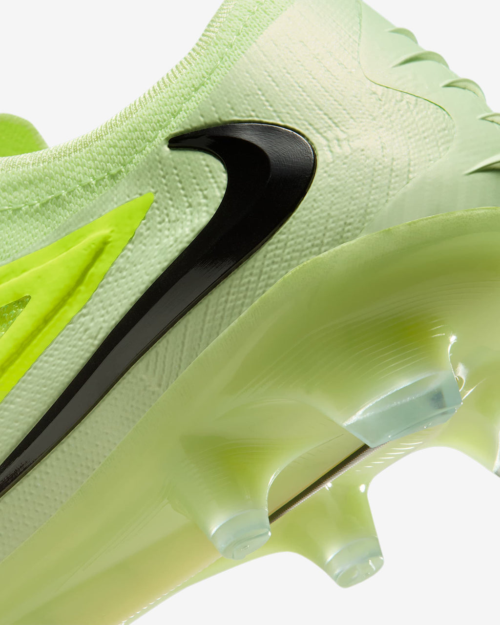 Nike Phantom 6 Low Elite Firm-Ground Soccer Cleats