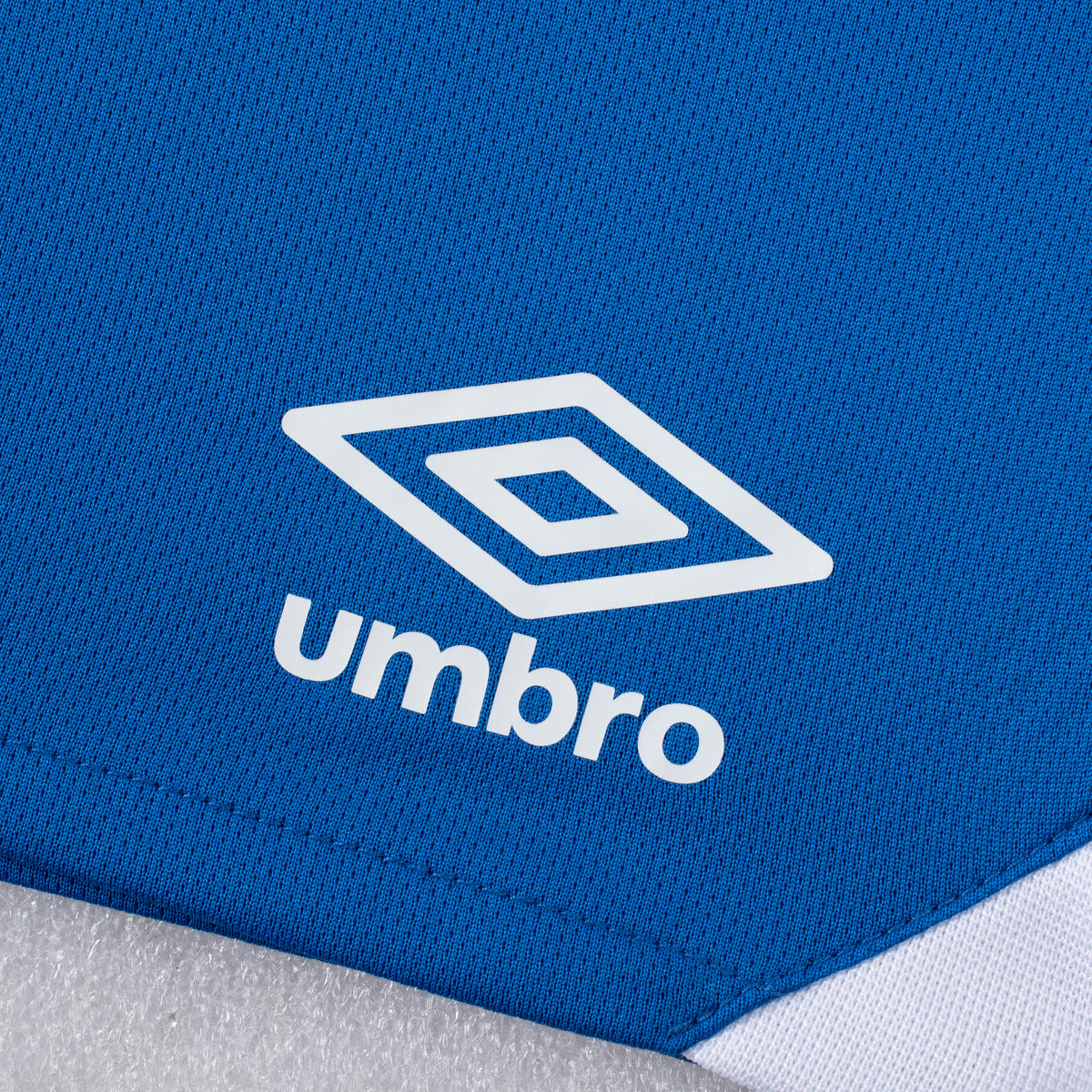 Umbro El Salvador Mini Kit 25/26 - UUT1ESST325102-KIT-UMBRO by Umbro | Available at Niky's Sports