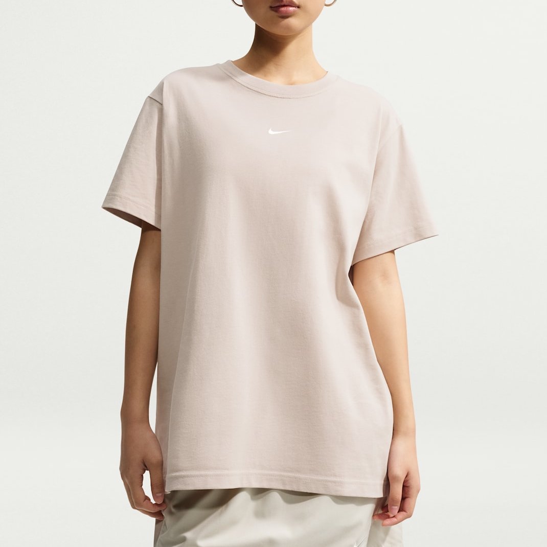 Nike Sportswear Classic Women's Oversized T-Shirt