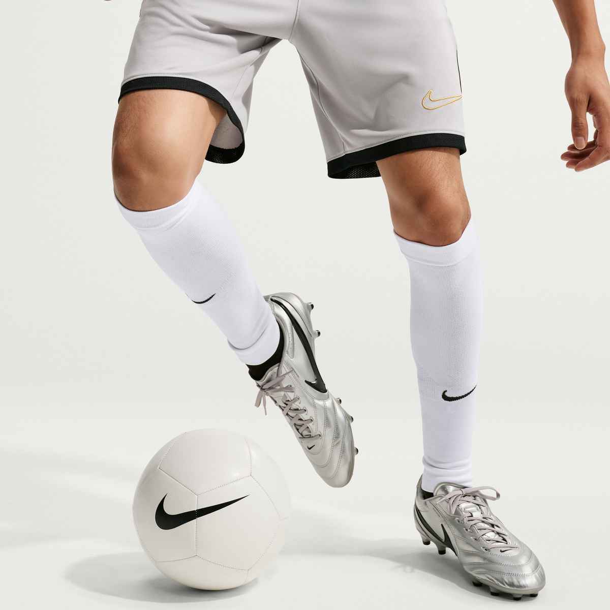 Nike VaporFast Soccer Leg Sleeve WHITE(1 Pair)