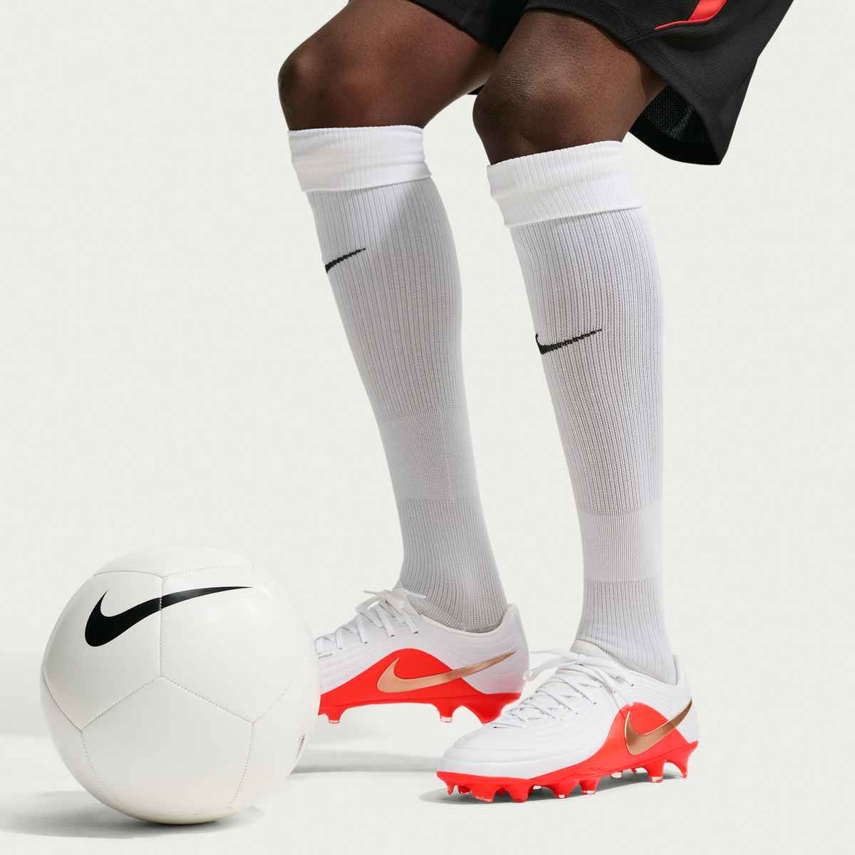 Nike Tiempo Maestro Academy Multi-Ground Low-Top Soccer Cleats