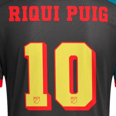 RIQUI PUIG #10 LA GALAXY ARCHIVE PLAYER NAME SET ADULT