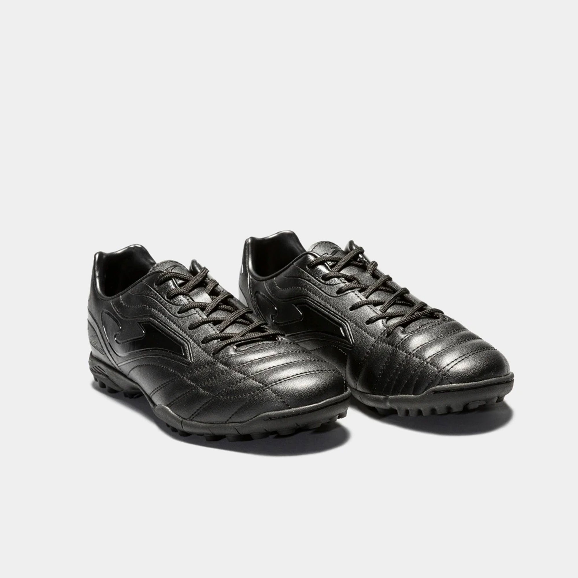 Aguila 821 Turf Shoes