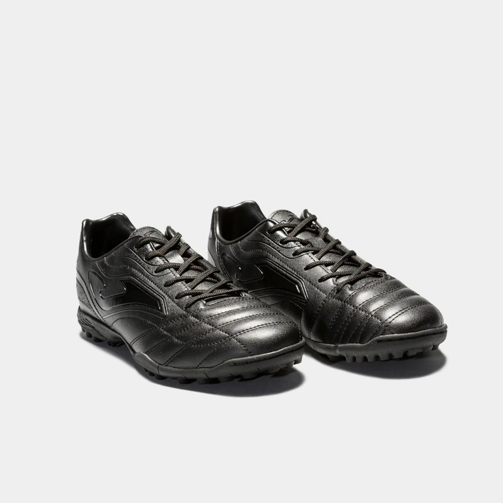 Aguila 821 Turf Shoes