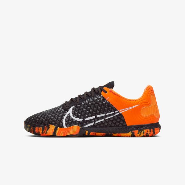 CT0550-018-NIKE-1_grande.jpg?v