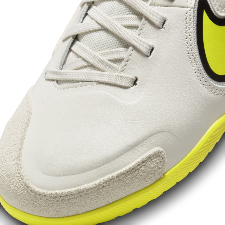 Nike Jr. Tiempo Legend 9 Academy IC Little/Big Kids' Indoor/Court Soccer Shoes