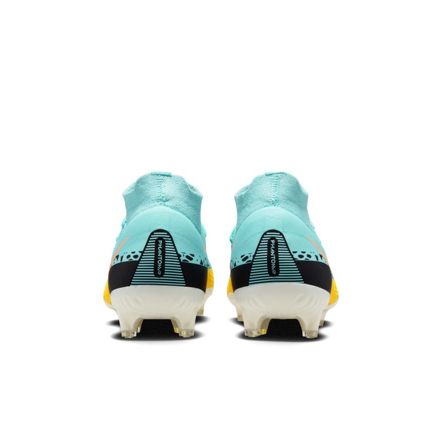 Nike Phantom GT2 Pro Dynamic Fit FG Firm-Ground Soccer Cleats