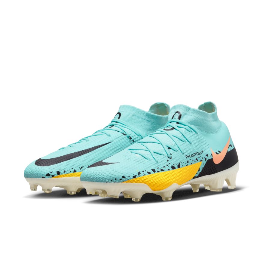 Nike Phantom GT2 Pro Dynamic Fit FG Firm-Ground Soccer Cleats