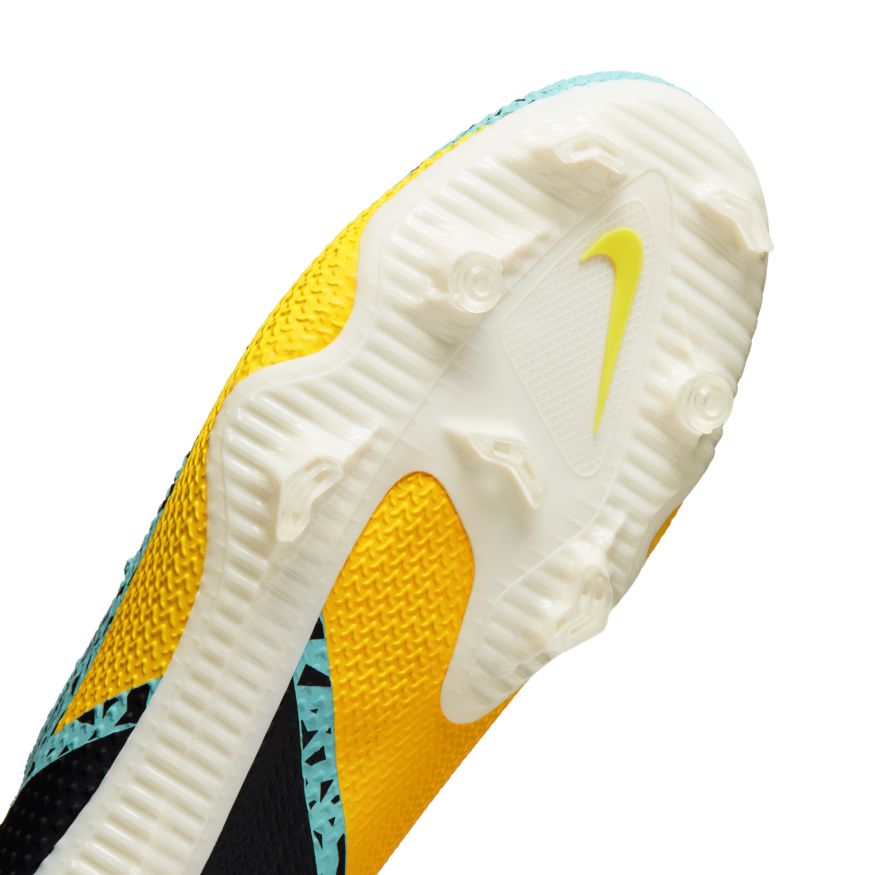 Nike Phantom GT2 Pro Dynamic Fit FG Firm-Ground Soccer Cleats