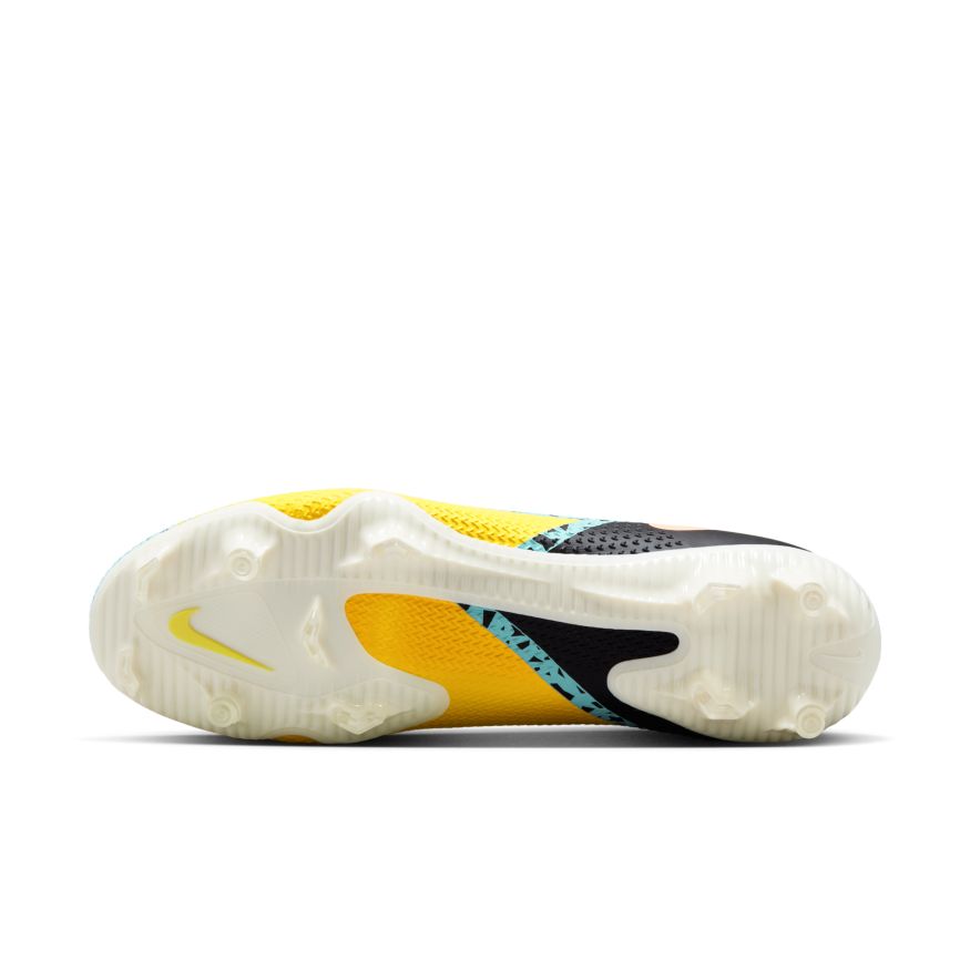 Nike Phantom GT2 Pro Dynamic Fit FG Firm-Ground Soccer Cleats