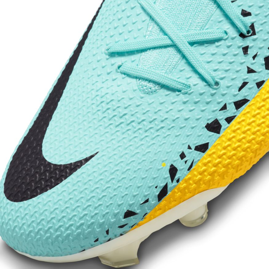 Nike Phantom GT2 Pro Dynamic Fit FG Firm-Ground Soccer Cleats