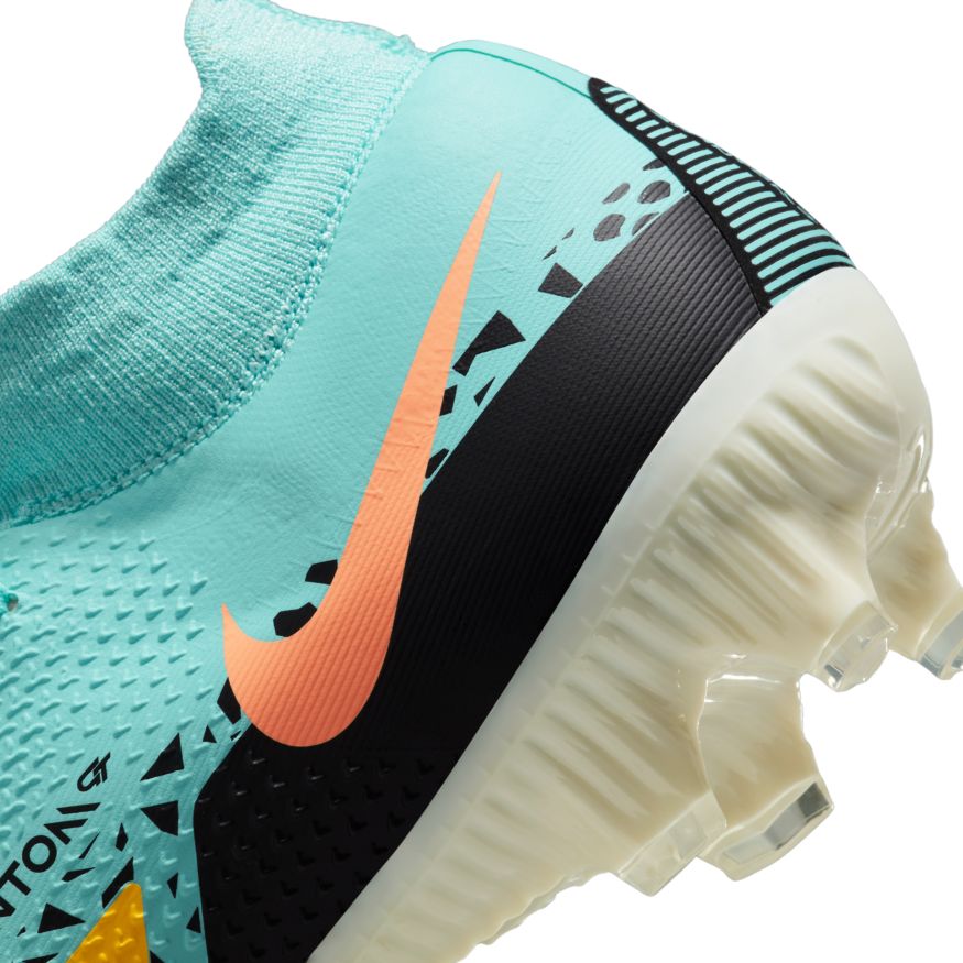 Nike Phantom GT2 Pro Dynamic Fit FG Firm-Ground Soccer Cleats
