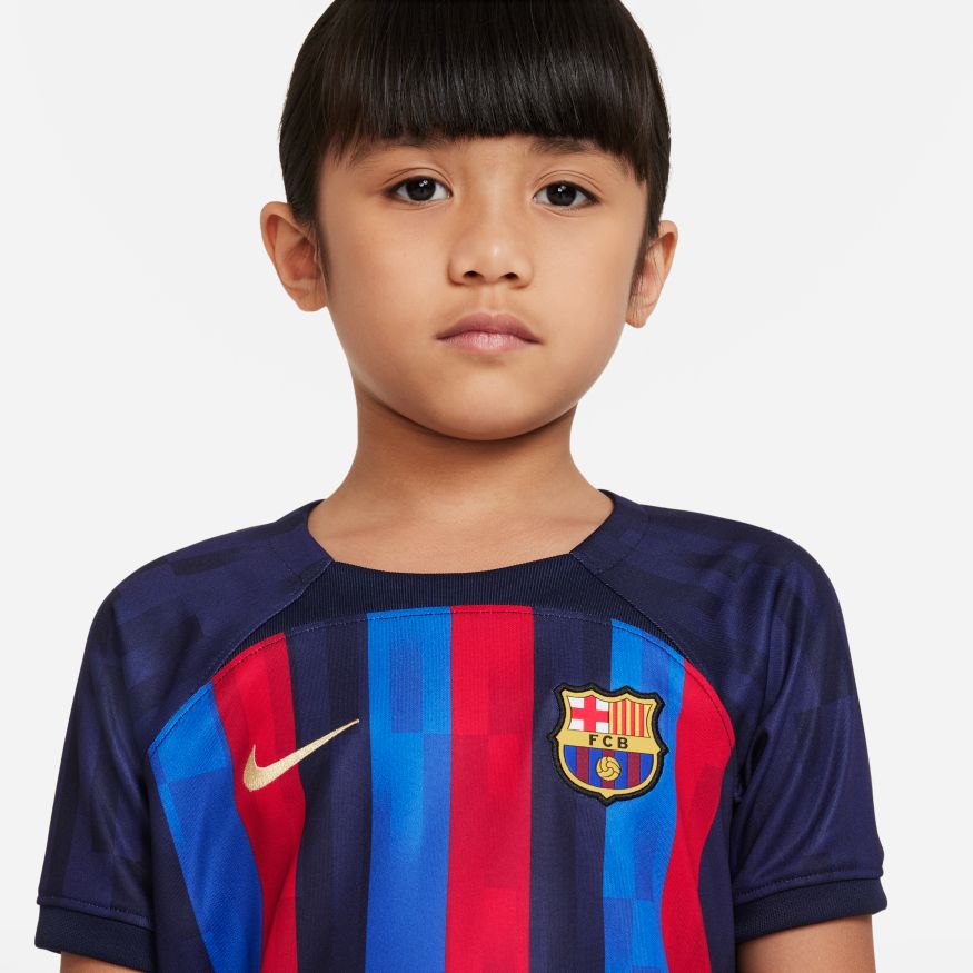 Aplaudir Penélope Locomotora Nike FC Barcelona 2022/23 Home Little Kids' Soccer Kit
