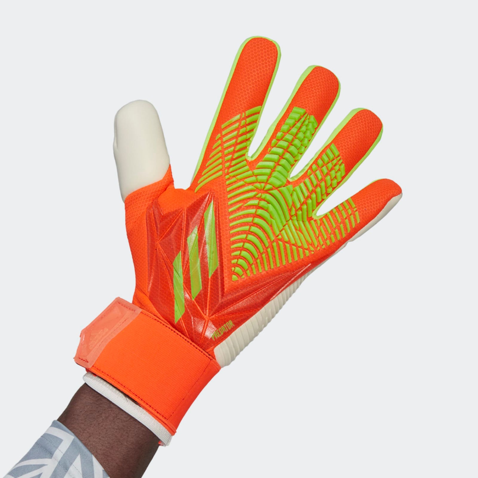 PREDATOR EDGE COMPETITION GOALKEEPER GLOVES
