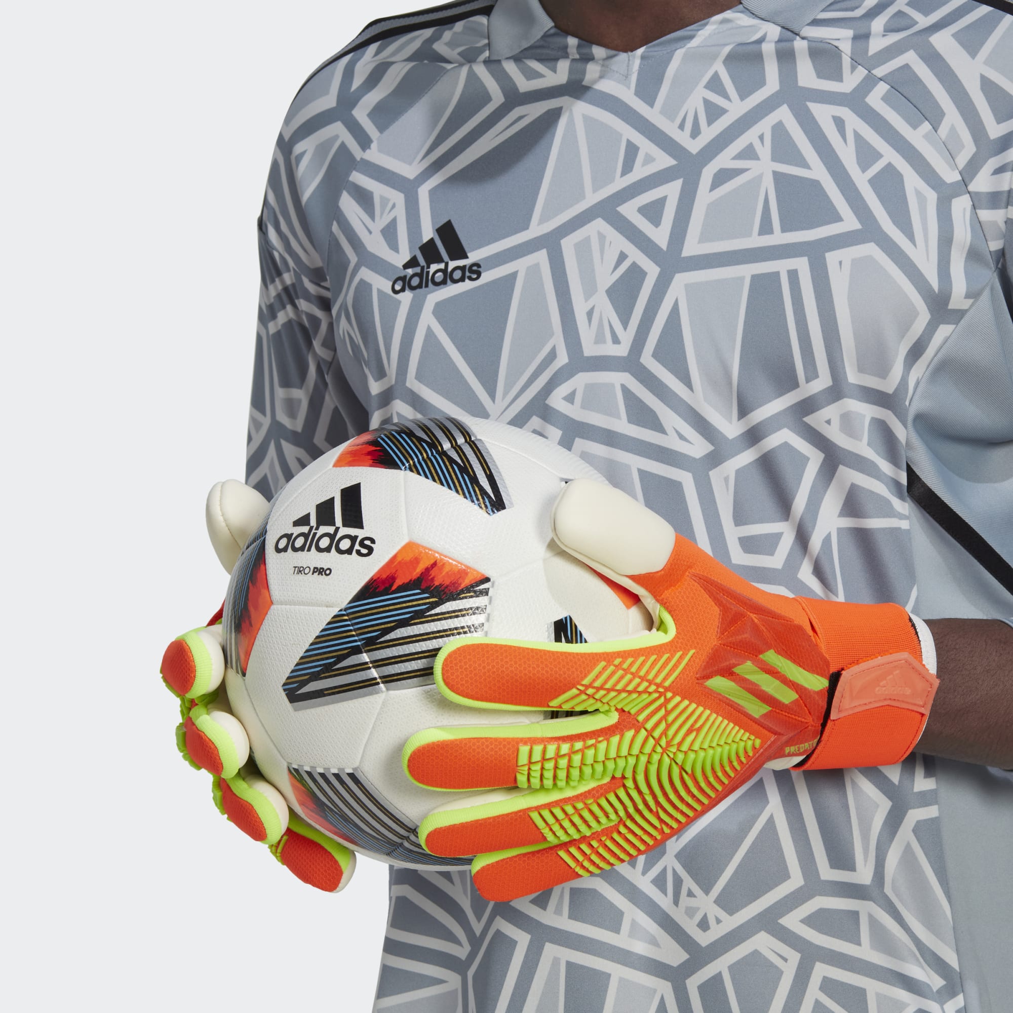 PREDATOR EDGE COMPETITION GOALKEEPER GLOVES