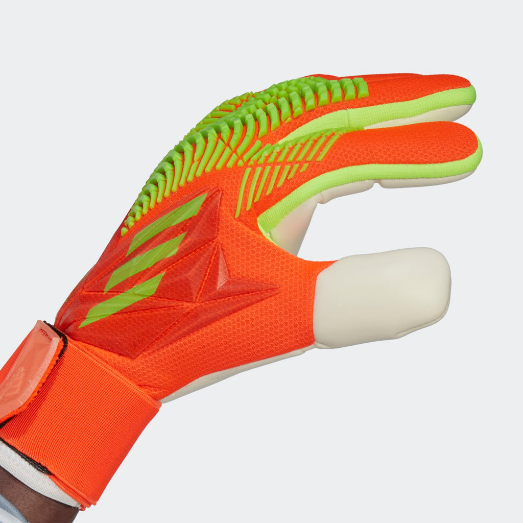 PREDATOR EDGE COMPETITION GOALKEEPER GLOVES