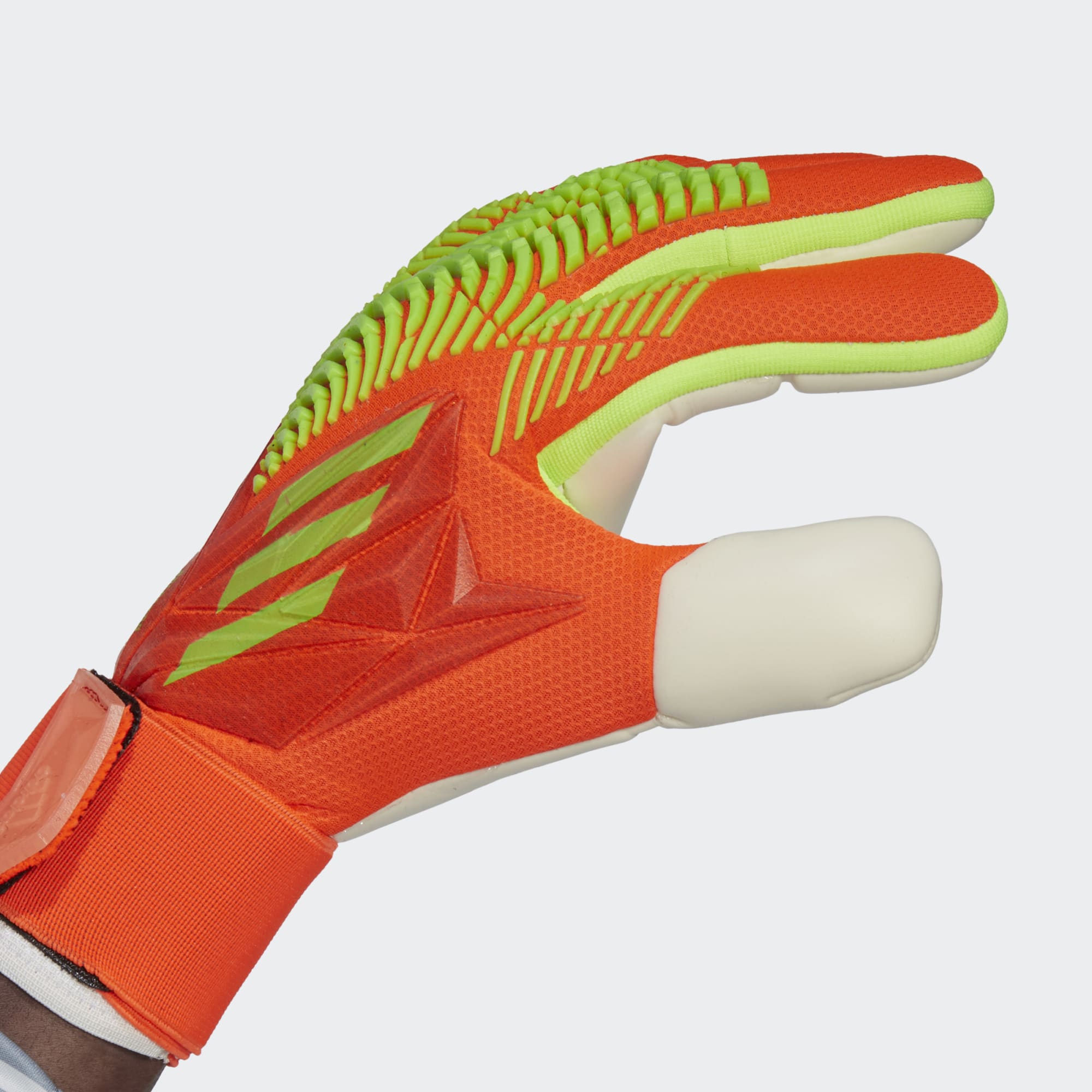 PREDATOR EDGE COMPETITION GOALKEEPER GLOVES
